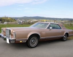 Oldtimer fahren Lincoln Continental
