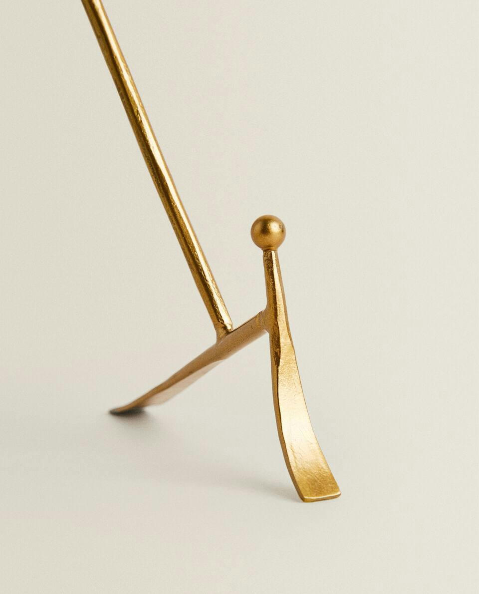 SUPORTE DE EXIBIÇÃO EM METAL DOURADO