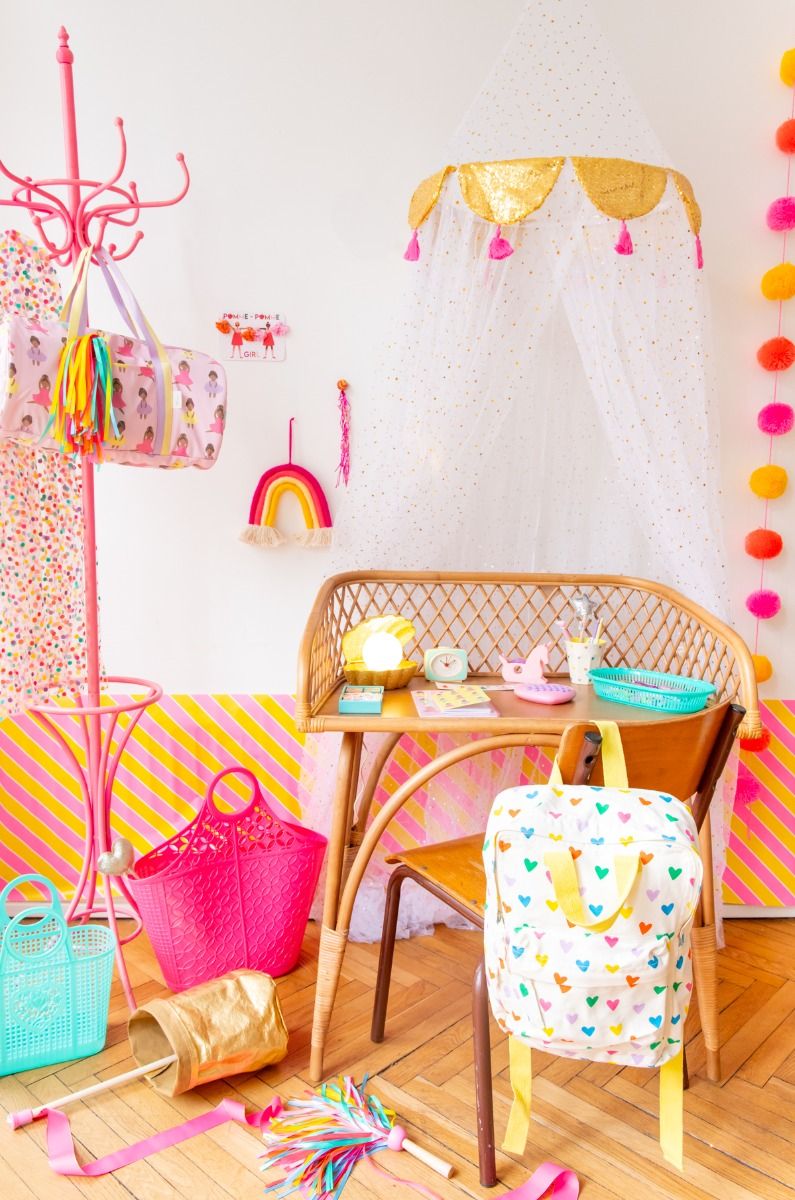 Déco murale arc en ciel rose fluo Petit toi