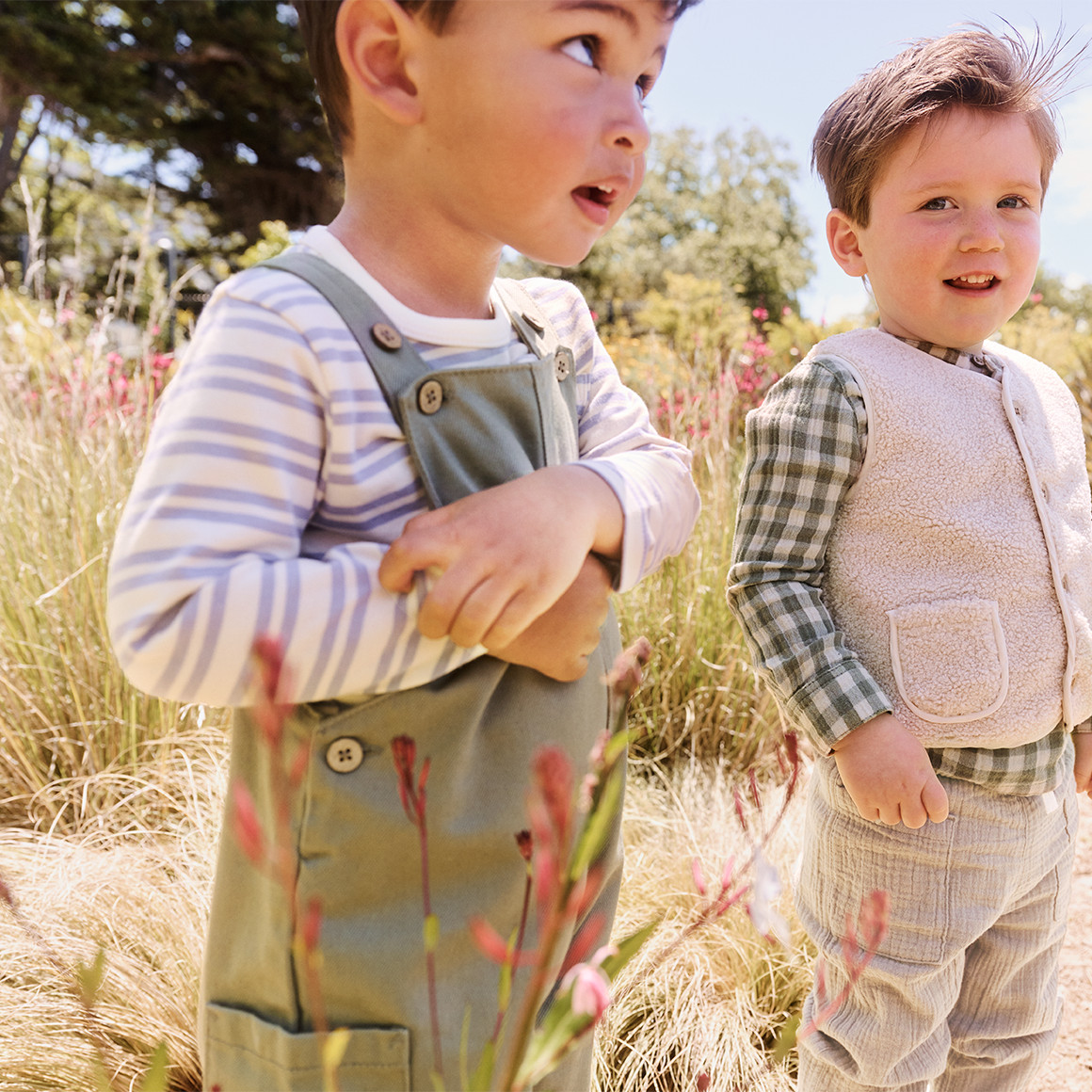 Topomini Pure Collection Kinder Latzhose mit seitlichen Taschen oliv