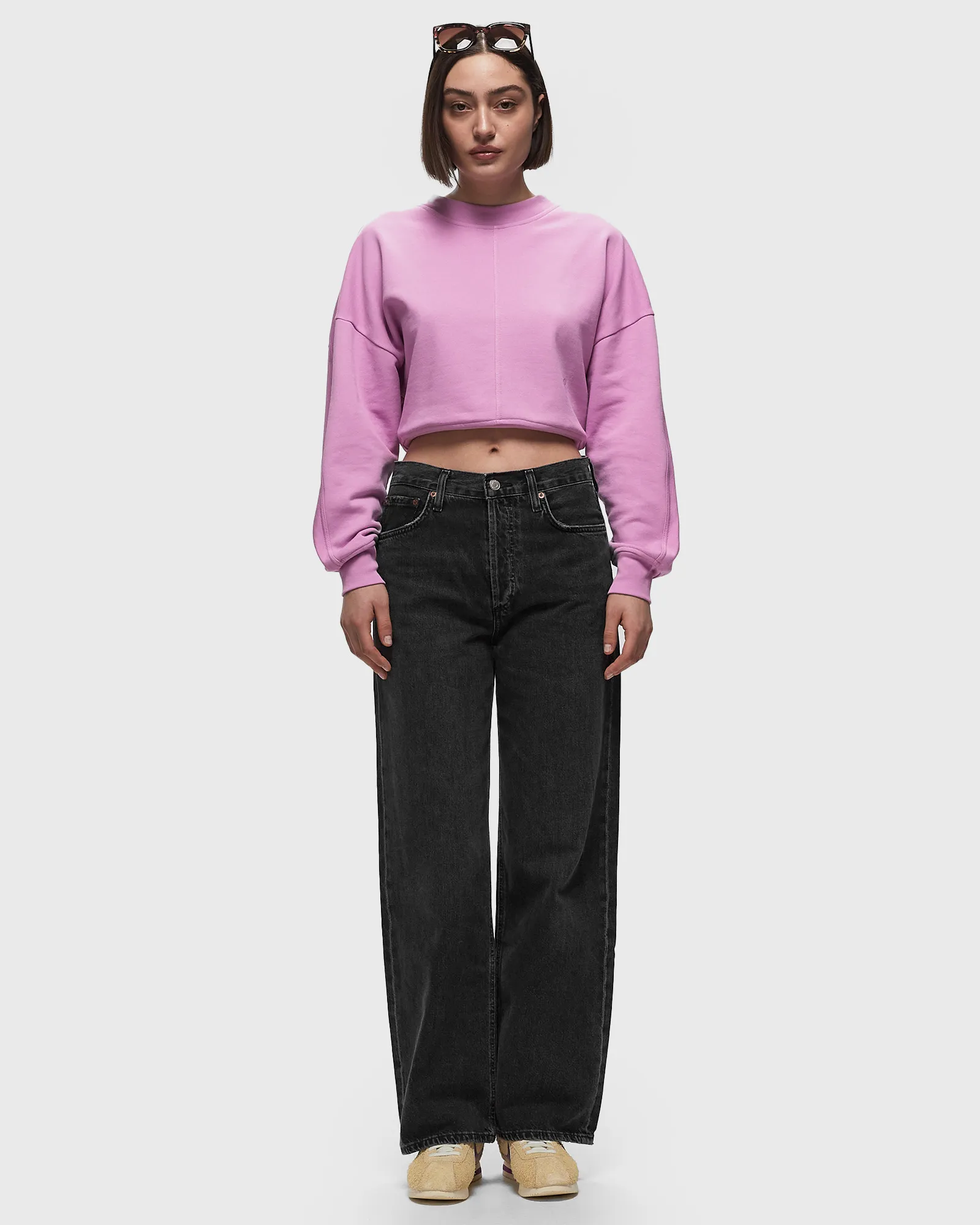 CLOSED CROPPED CREW NECK
