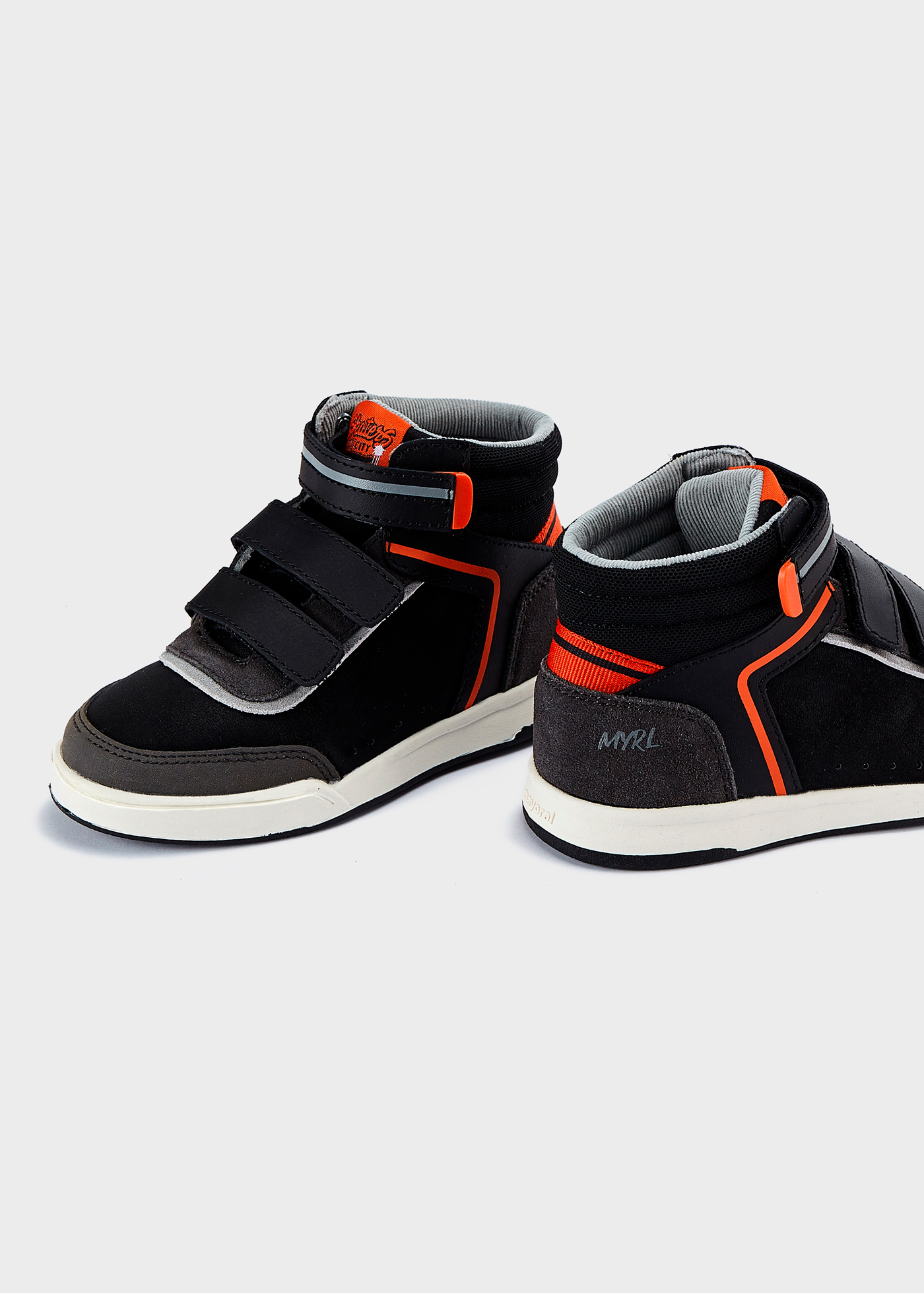 Bota esportiva urbana de couro