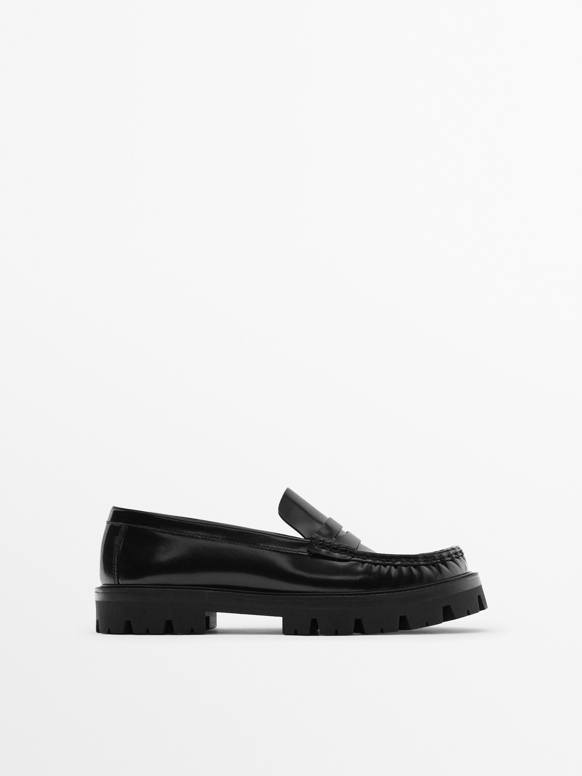 Mocasín piel piso track - NEGRO