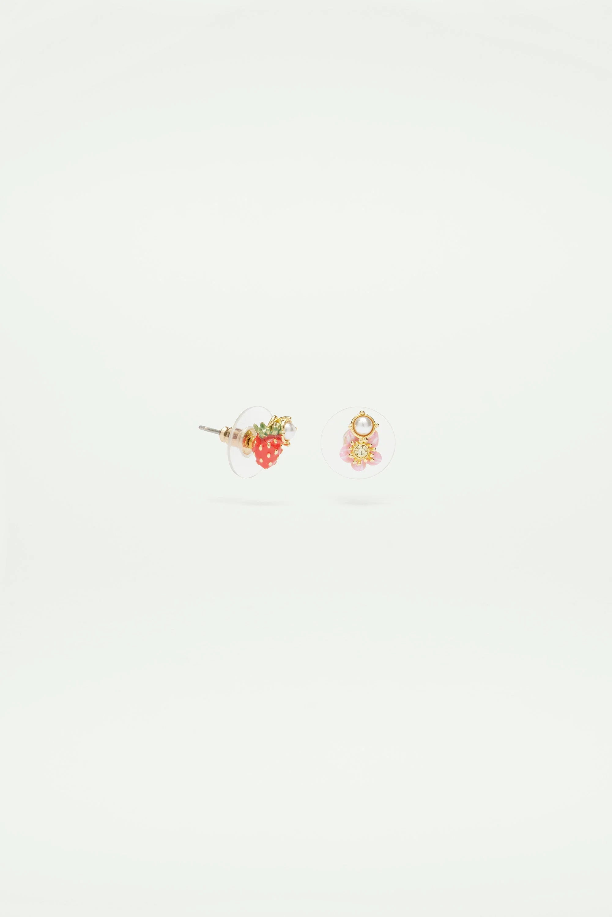 Boucles d'oreilles tiges asymétriques fraises des bois et fleurs | Multicolore