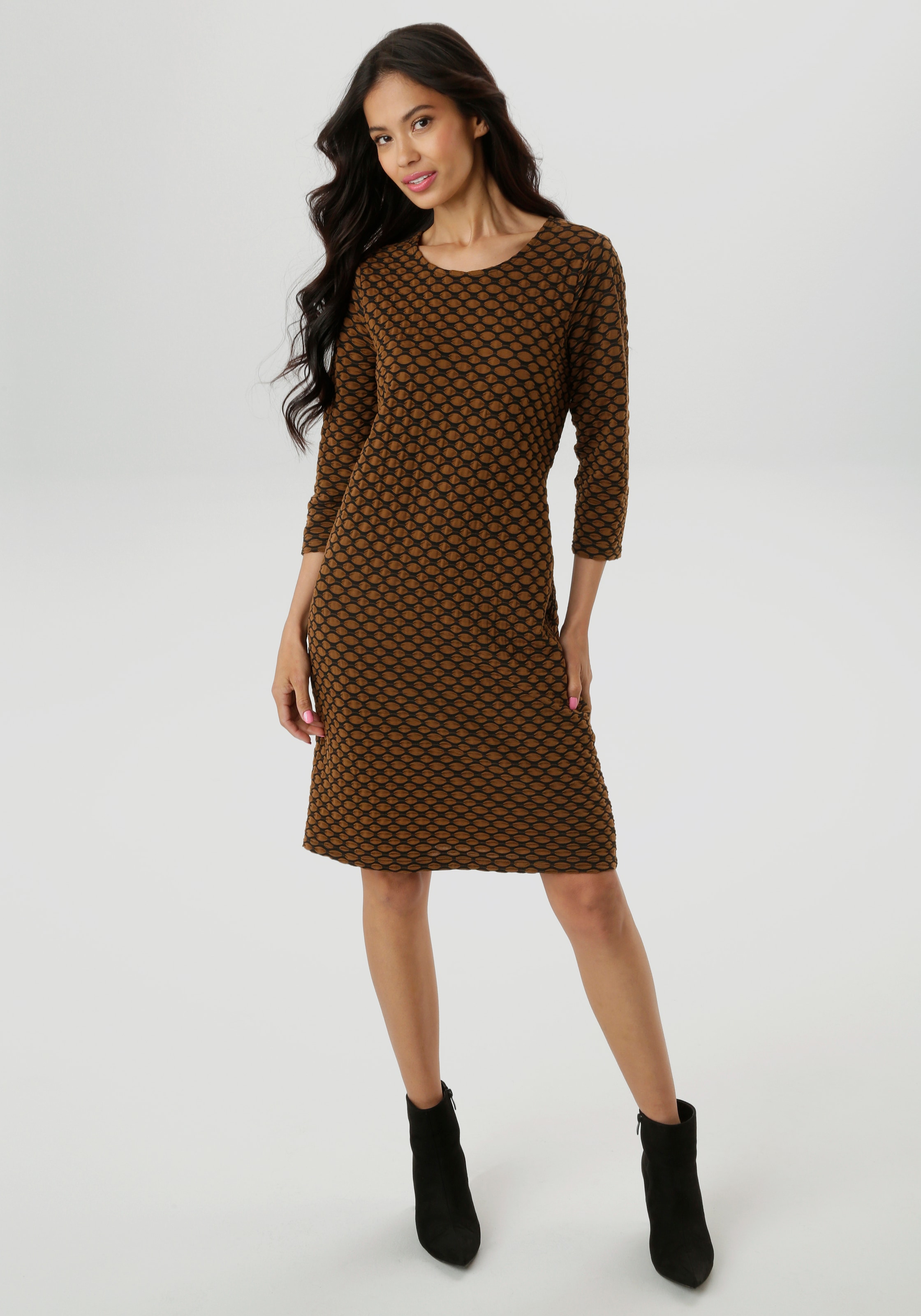 Aniston SELECTED Jerseykleid mit schöner Oberflächenstruktur und Wellenmusterung - NEUE KOLLEKTION