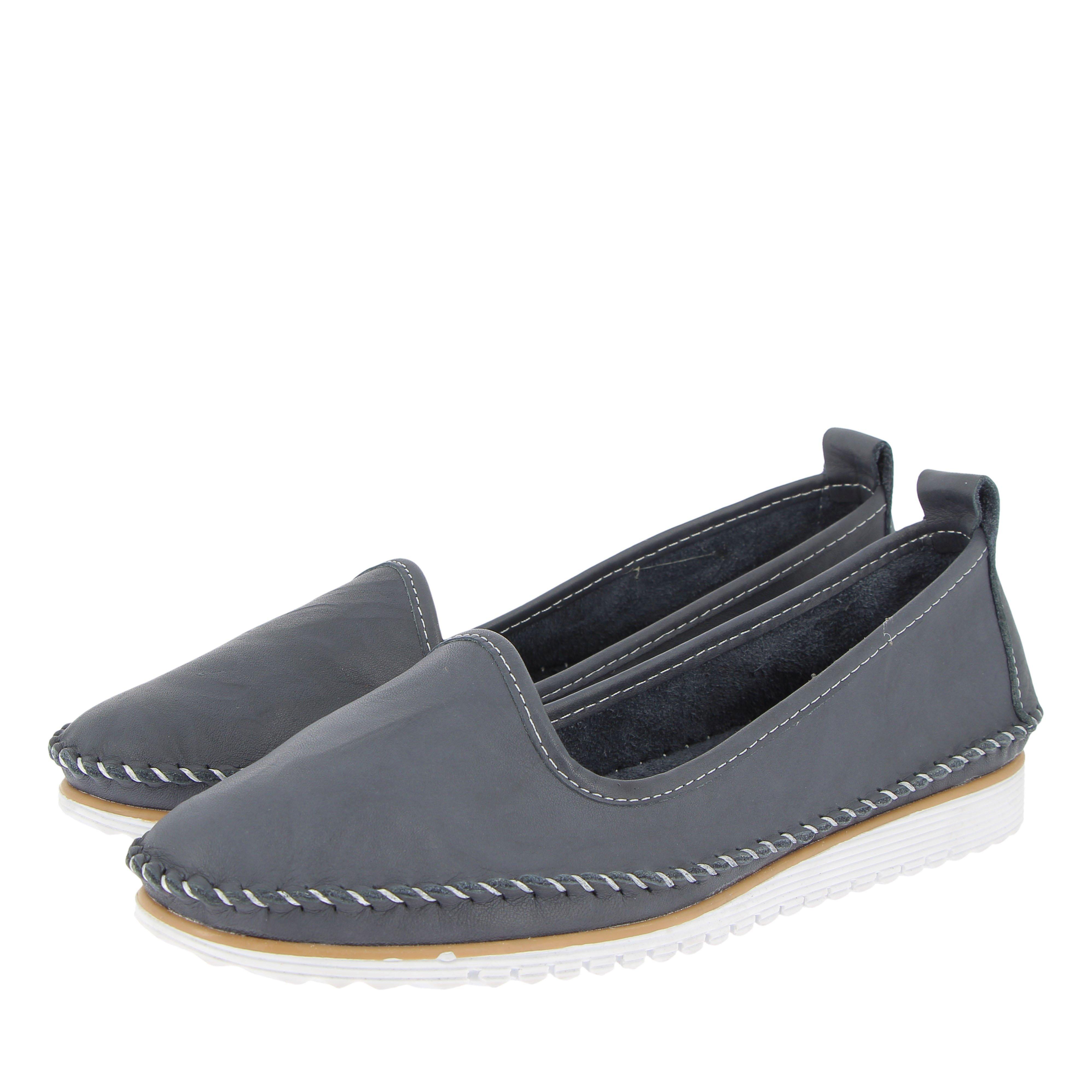 Halbschuh mit modischer Mokassin-Naht