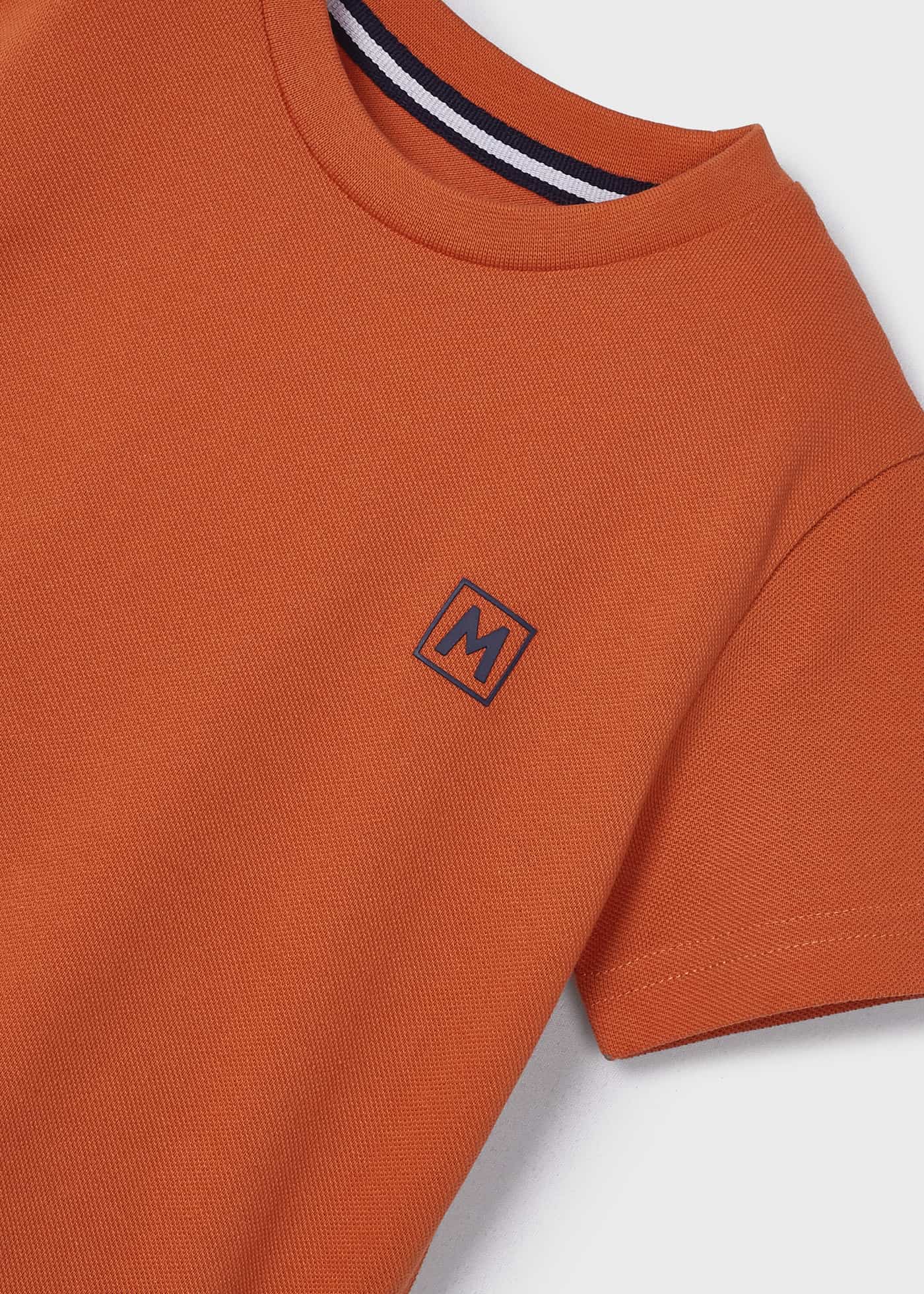 Camiseta básica em algodão sustentável cor granito para meninos