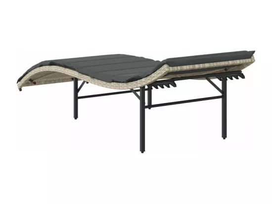 Chaises longues lot de 2 et coussins gris clair résine tressée