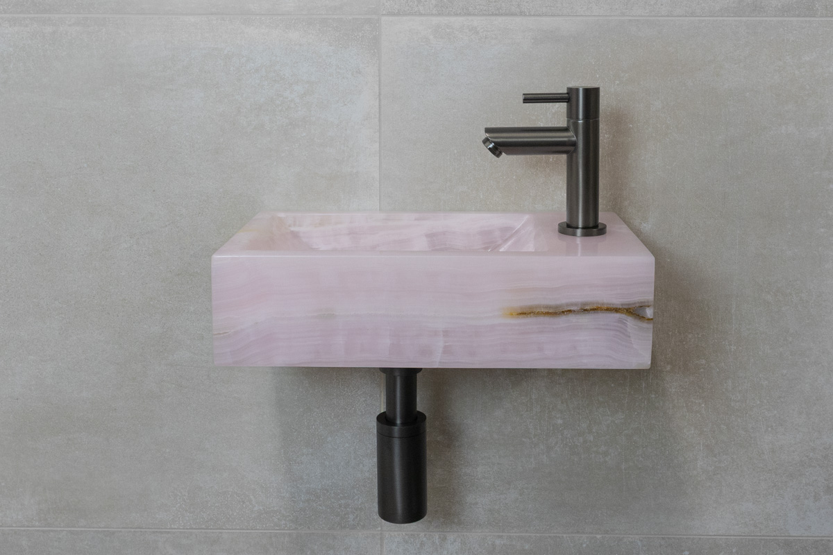 Saniclear Pink Onyx fonteinset met rechte kraan in gunmetal