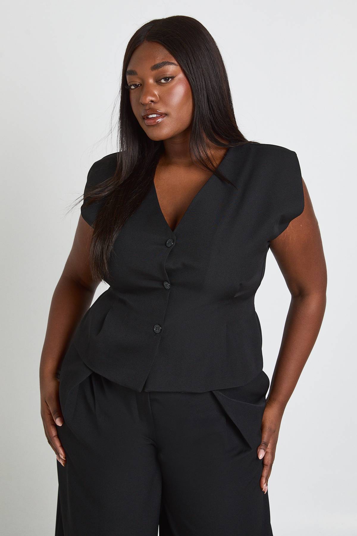 boohoo Gilet Grande Taille Sans Manches À Taille Cintrée