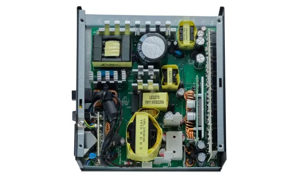 PHANTEKS AMP GH 850W 80 PLUS Gold-strømforsyning, PCIe 5.1, ATX 3.1 - 850 Watt, sort