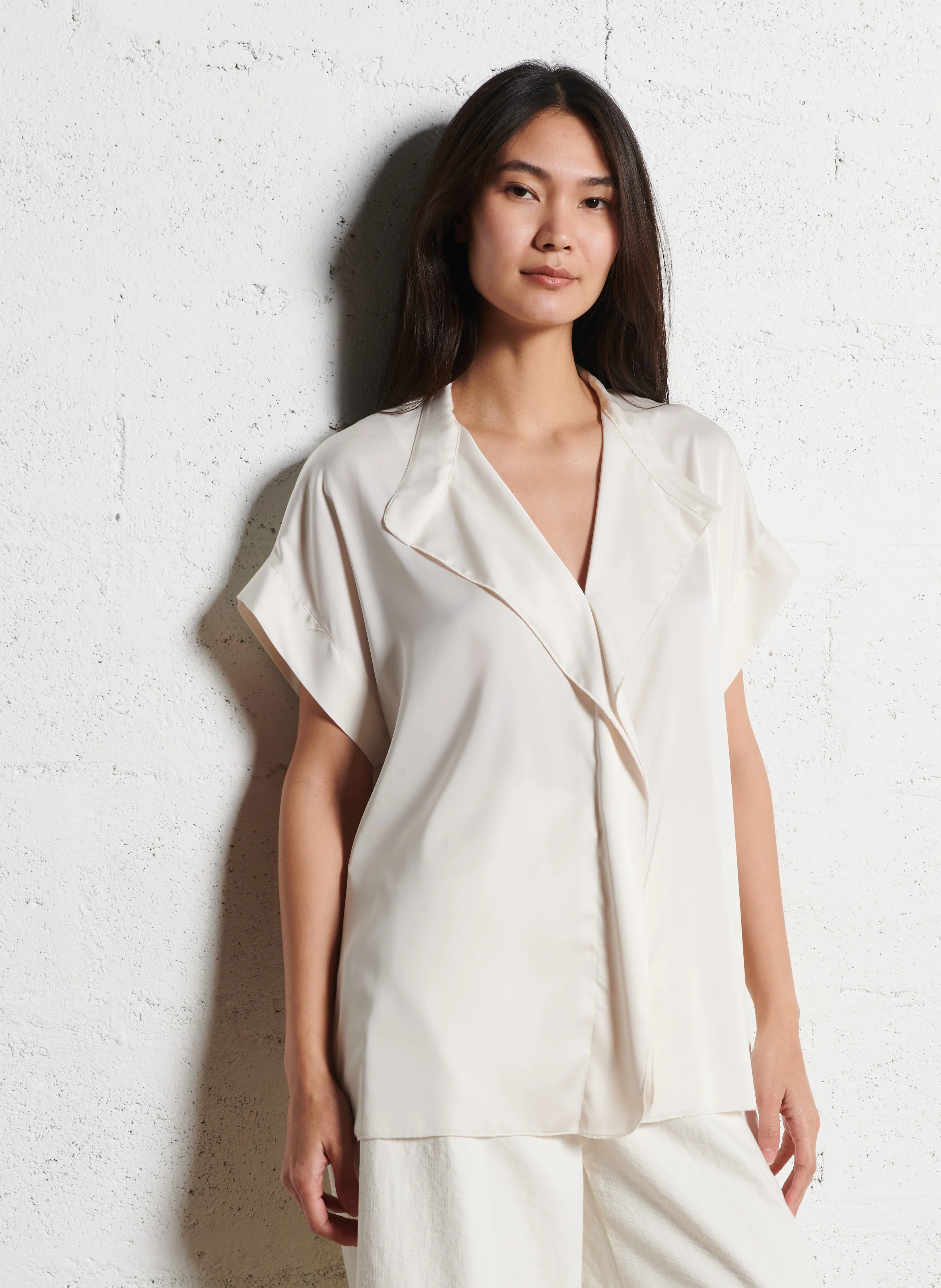 Top droit à col V fluide | Beige