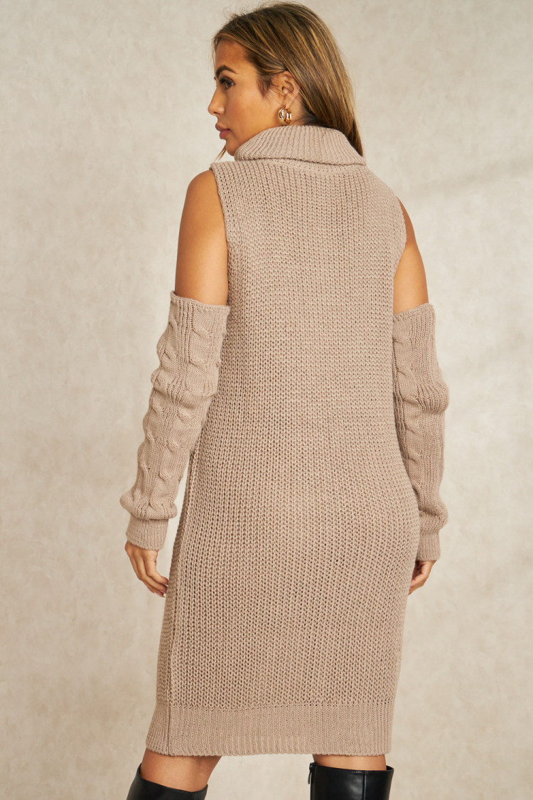 Robe pull en grosses mailles beige foncé sans manches + mitaines