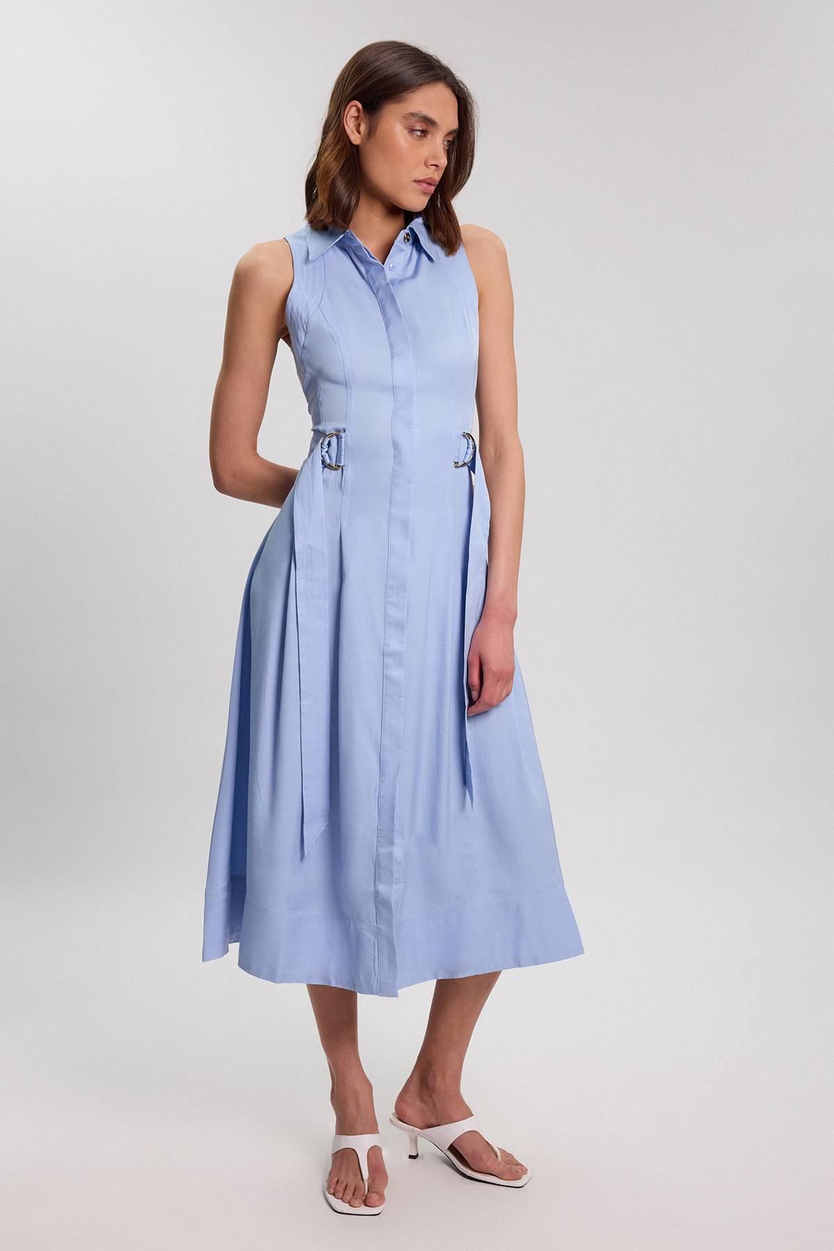 KarenMillen Robe Tissée Premium En Viscose Lin Avec Col Licou, Surpiqûres Et Détail Anneau En D