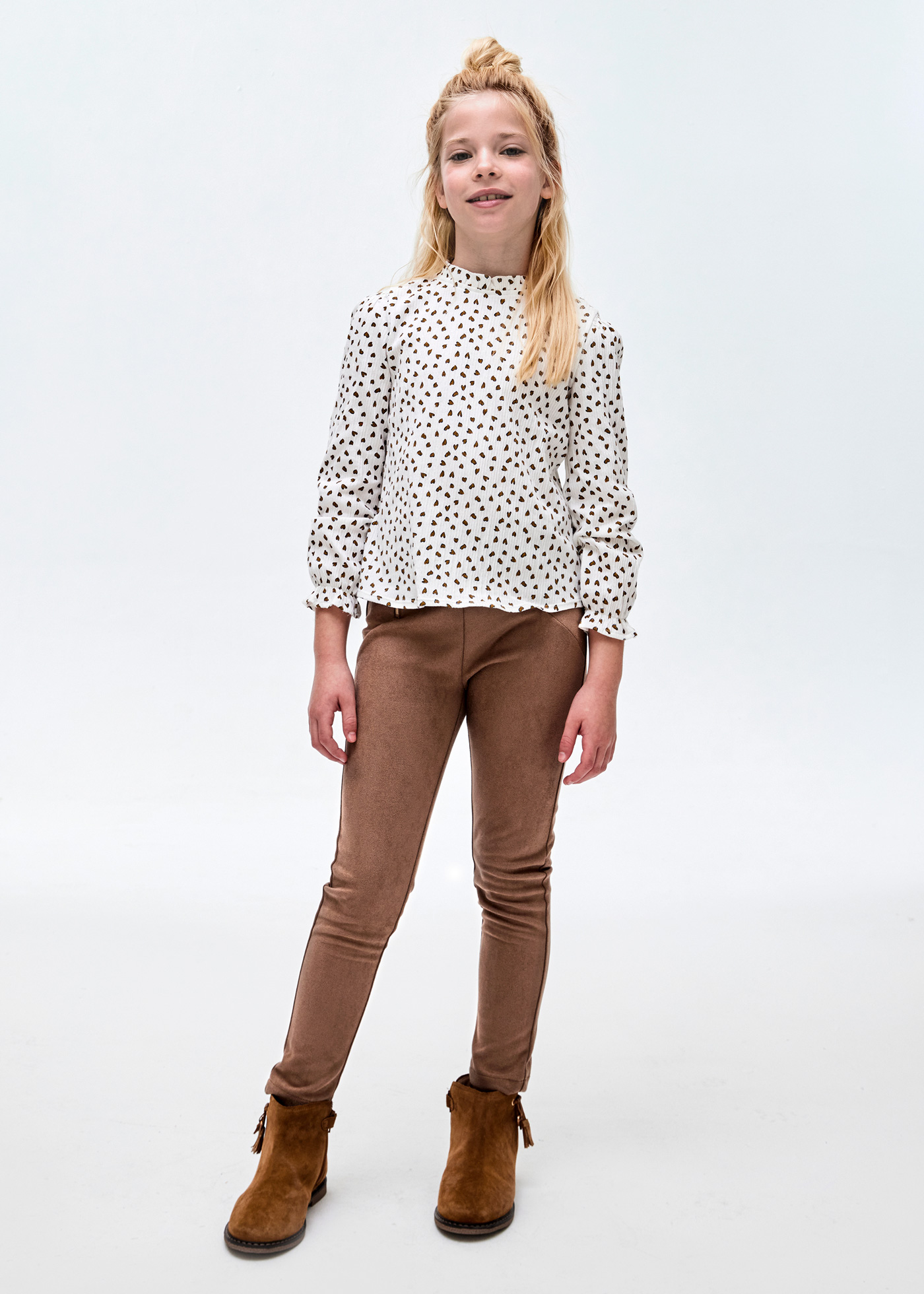 Camiseta de bolinhas, estilo chambray, infantil.