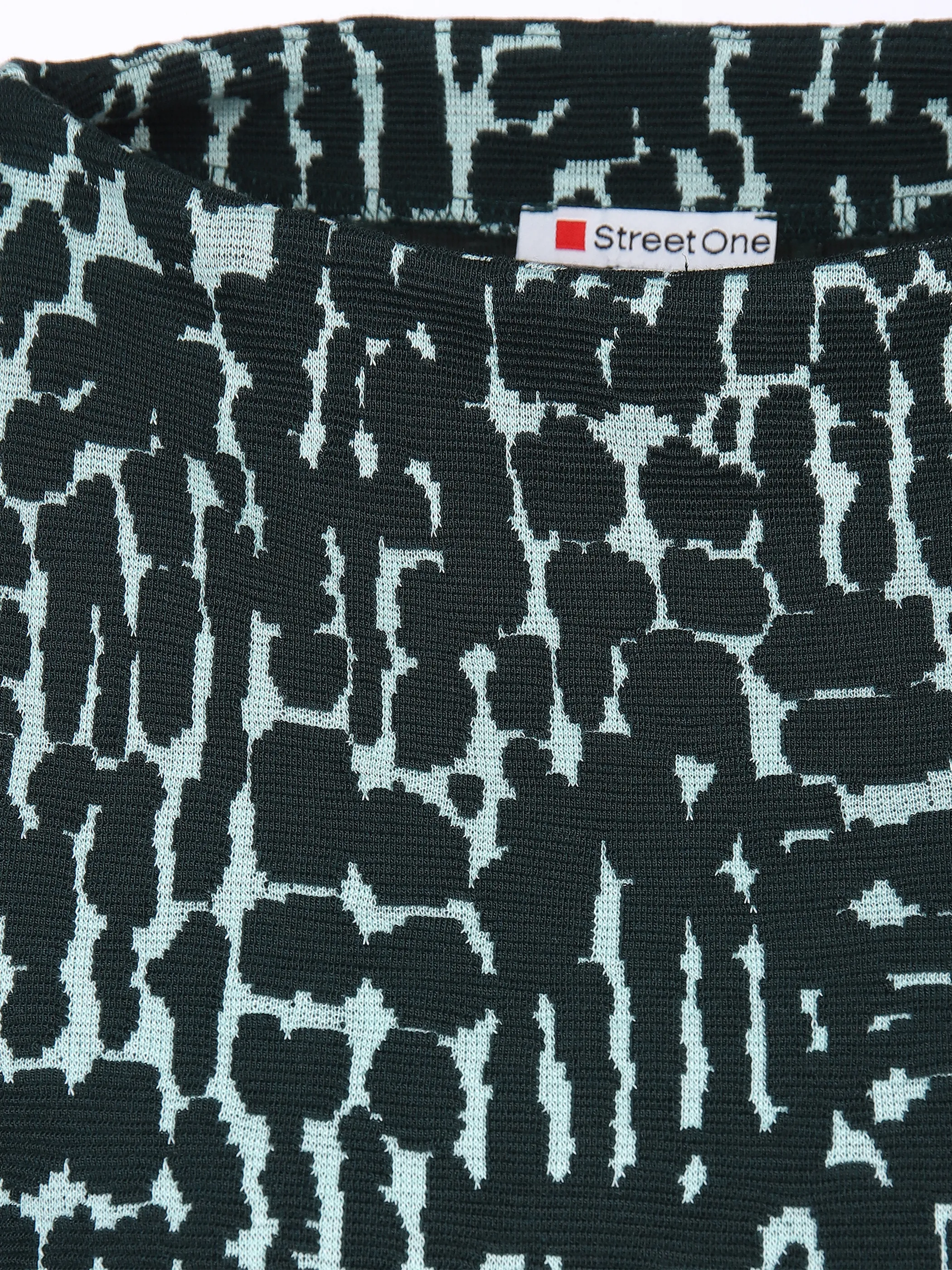 Damen Shirt mit 7/8 Arm im abstrakten Dessin