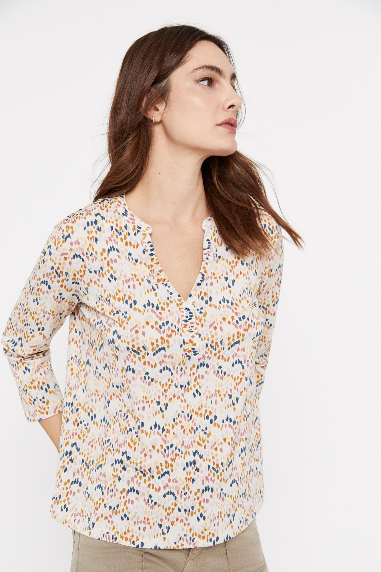 Blusa de malha com gola alta - Estampa branca