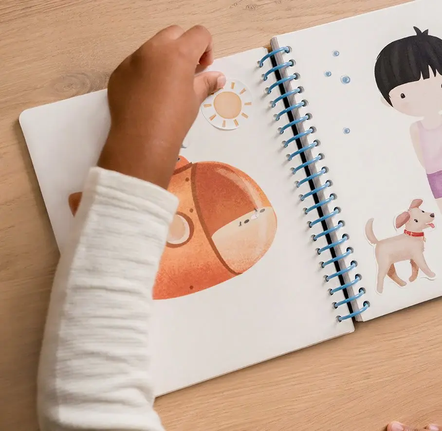 Little Dutch Aankleed en stickerboek Jim & Friends