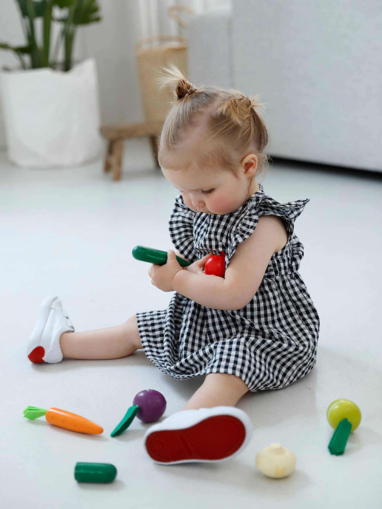Tênis de lona com tiras autoadesivas para bebês meninas, multicoloridos