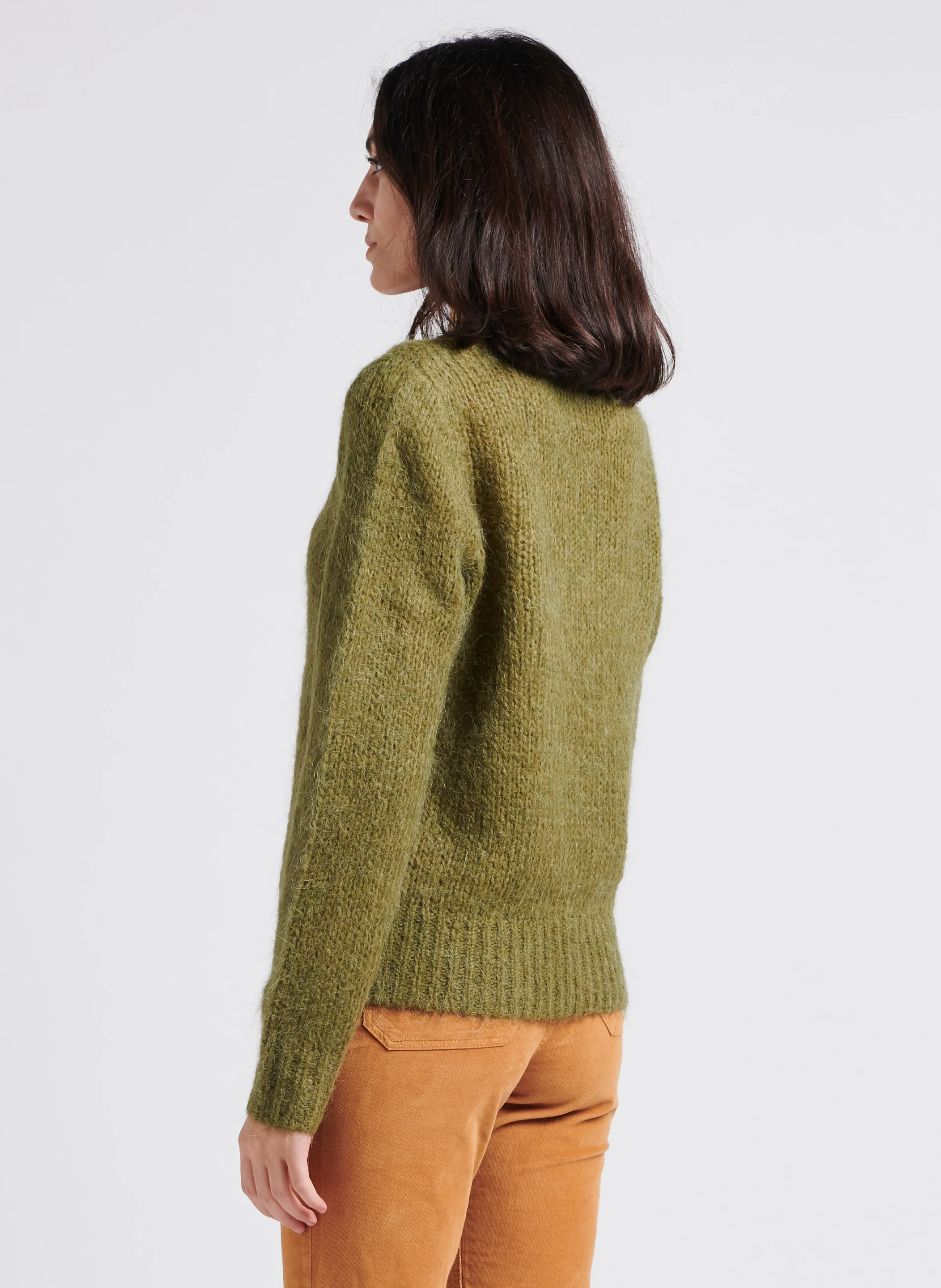 BANU - Pull droit encolure V en laine mélangée | Kaki