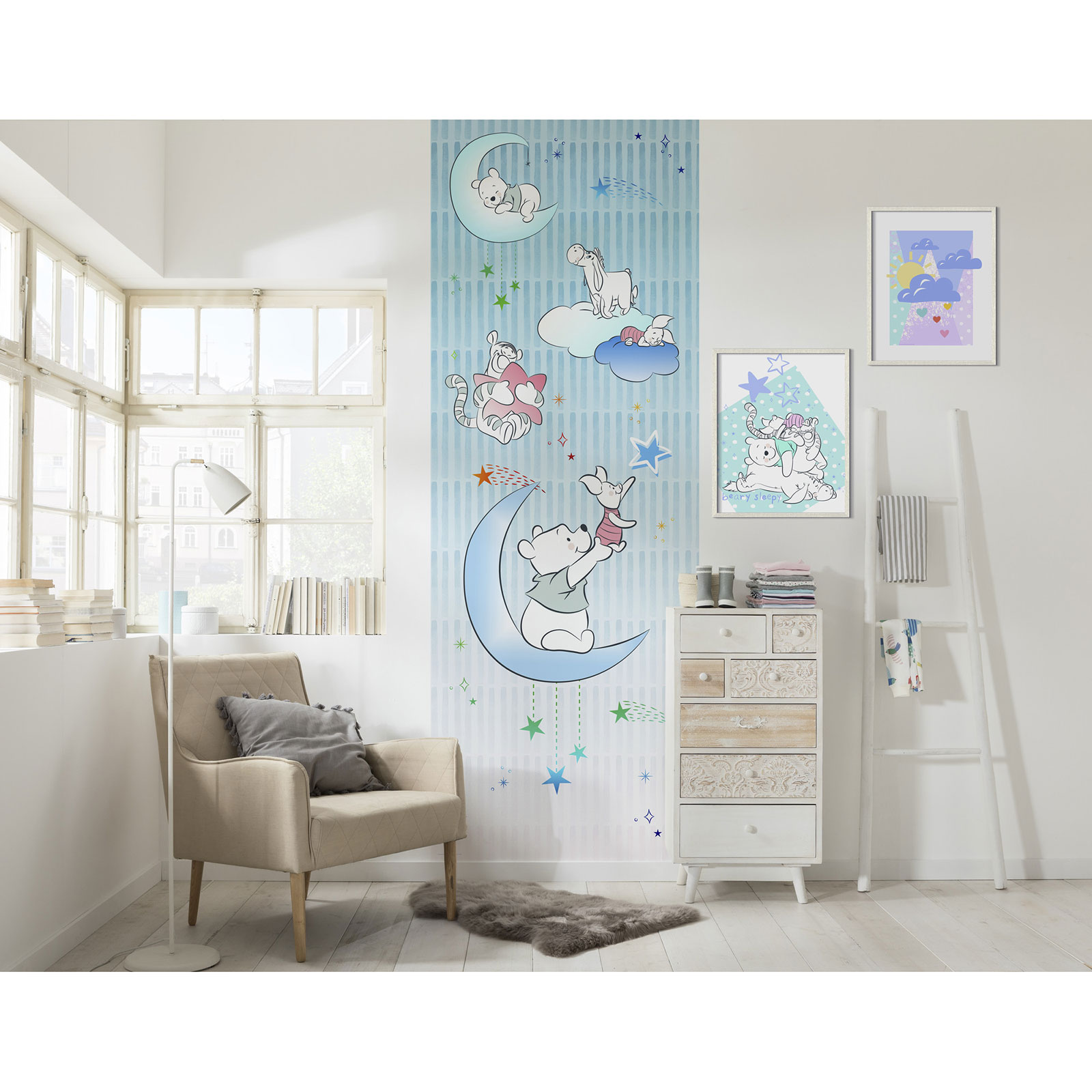Vlies-Fototapete WINNIE POOH PIGLET AND STARS - 100x280 cm