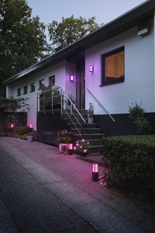 Philips Hue - Impress Pedestal 220V Outdoor - White & Color Ambiance -S