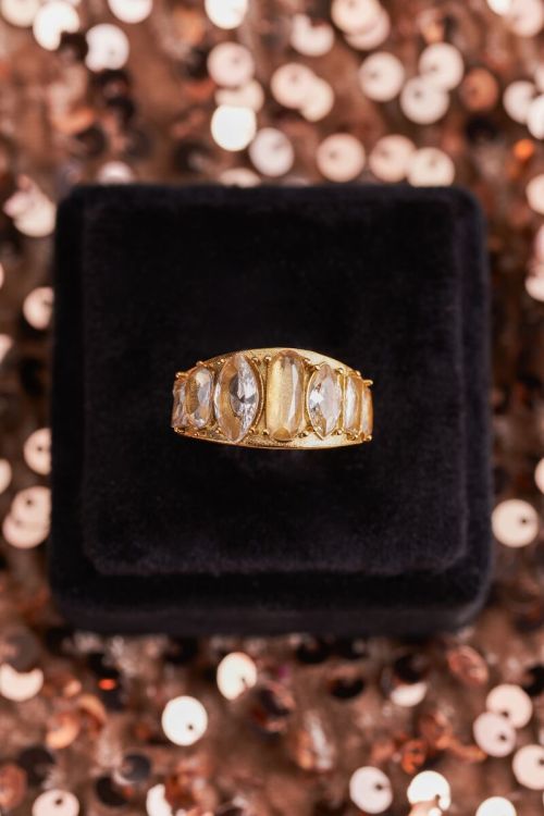 Souvenir ring met stenen