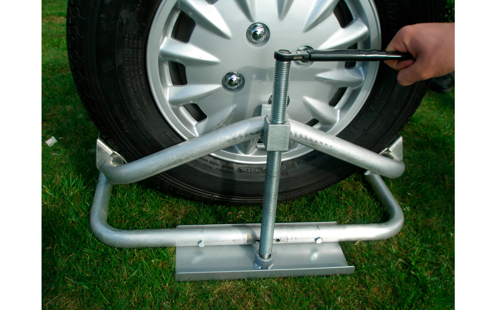 Milenco Aluminium Wagenheber 81 x 24,5 x 20 cm