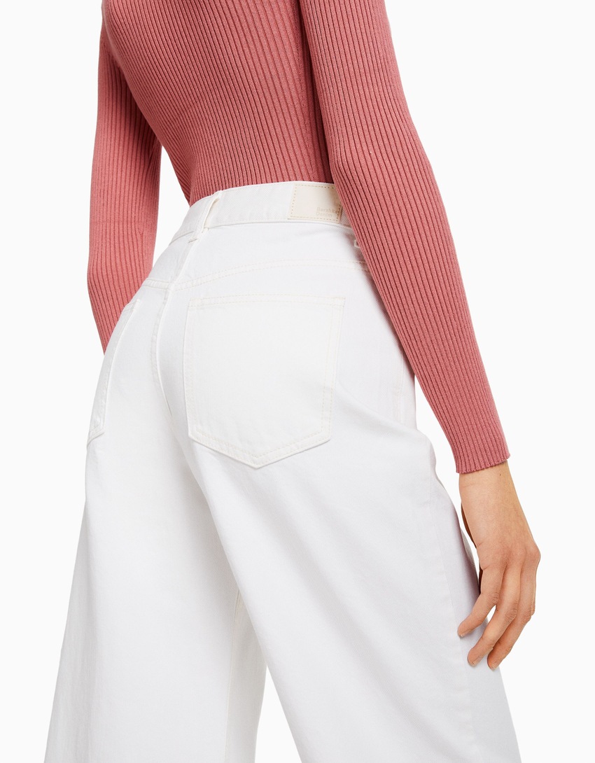 calças jeans cropped de perna larga