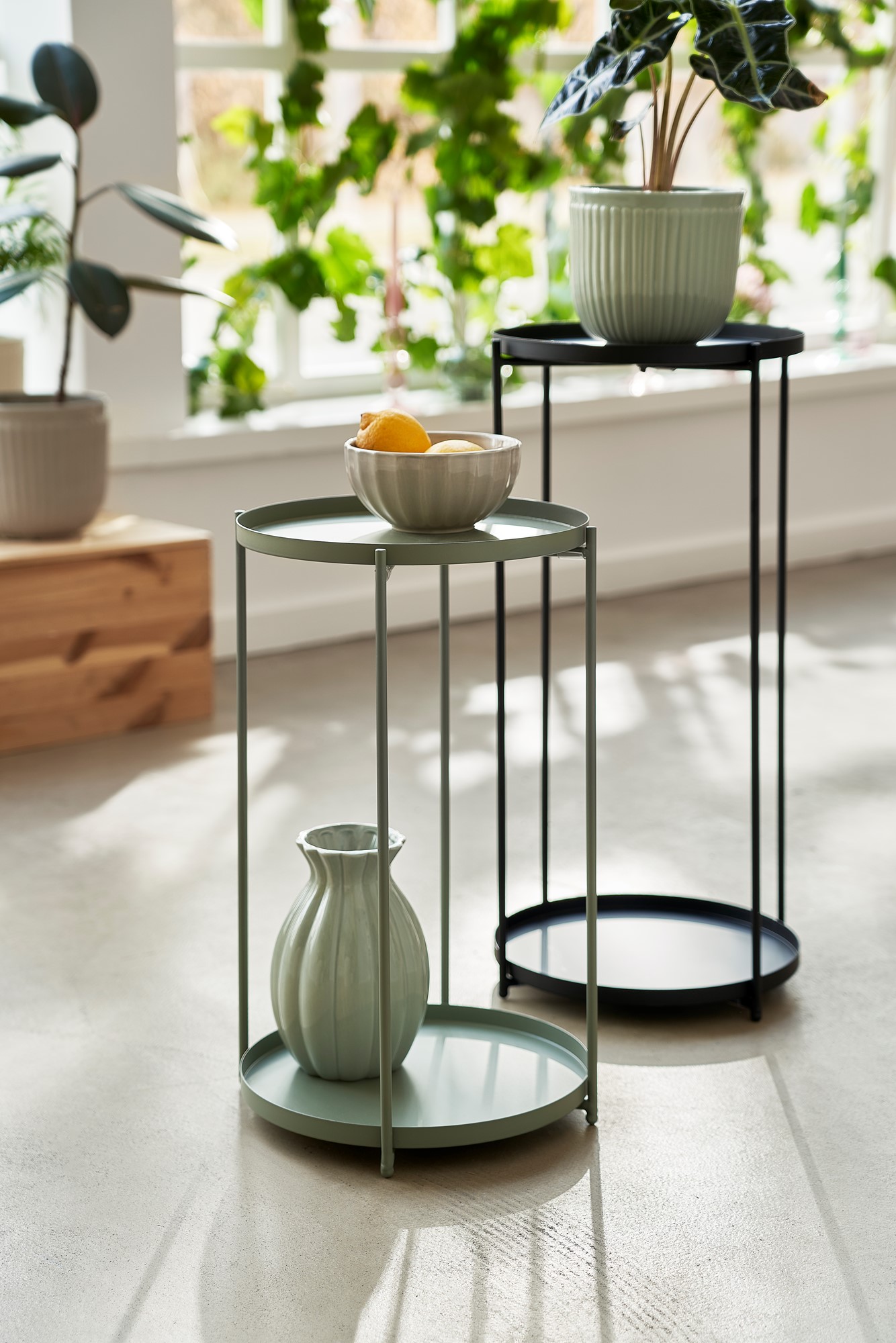 Planteopsats | Jern. 27 x 57,5 cm. | Black