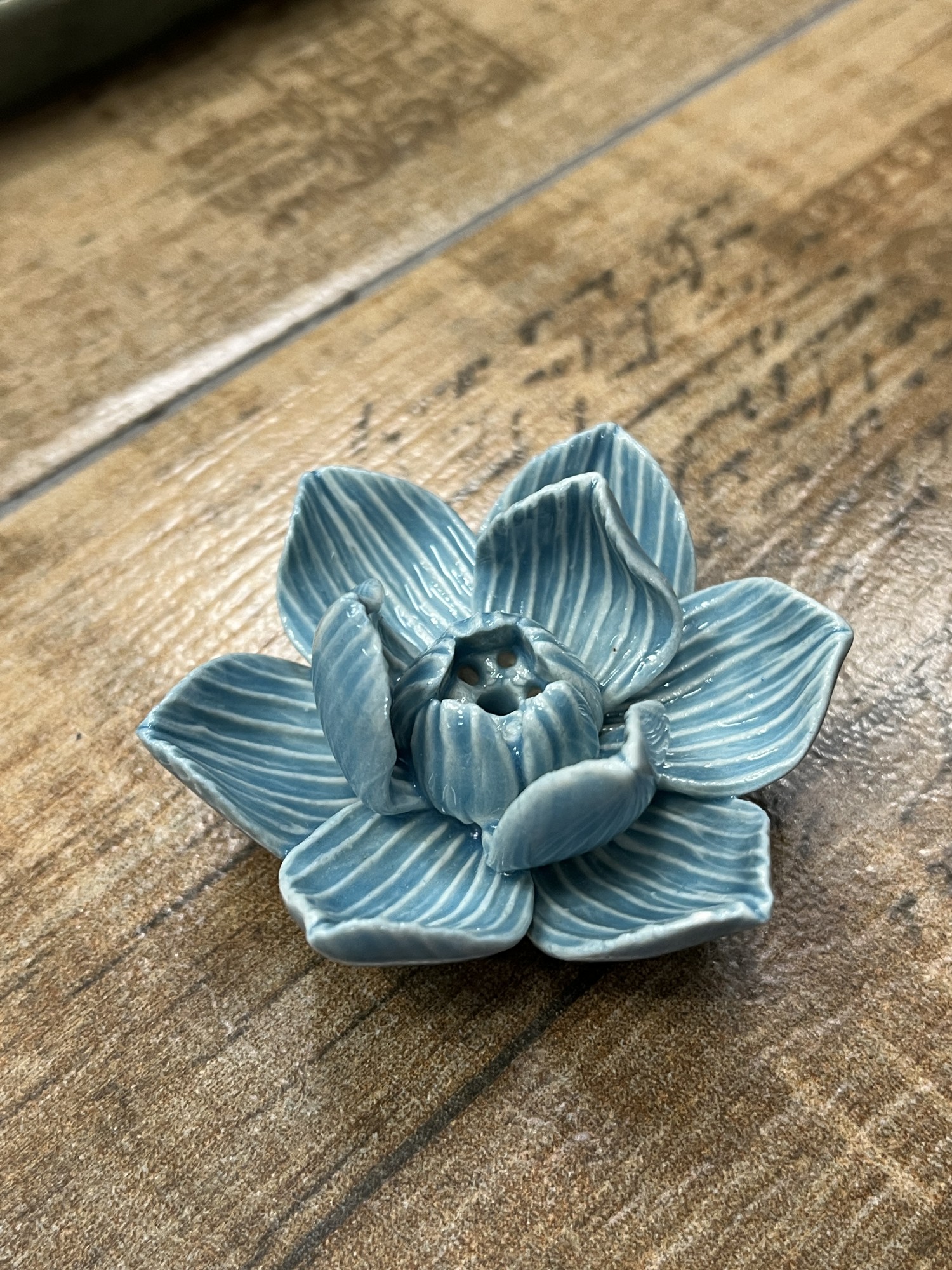 Räucherstäbchenhalter 'Lotus', blau, aus Keramik, Ø 6 cm, H 3 cm günstig bestellen