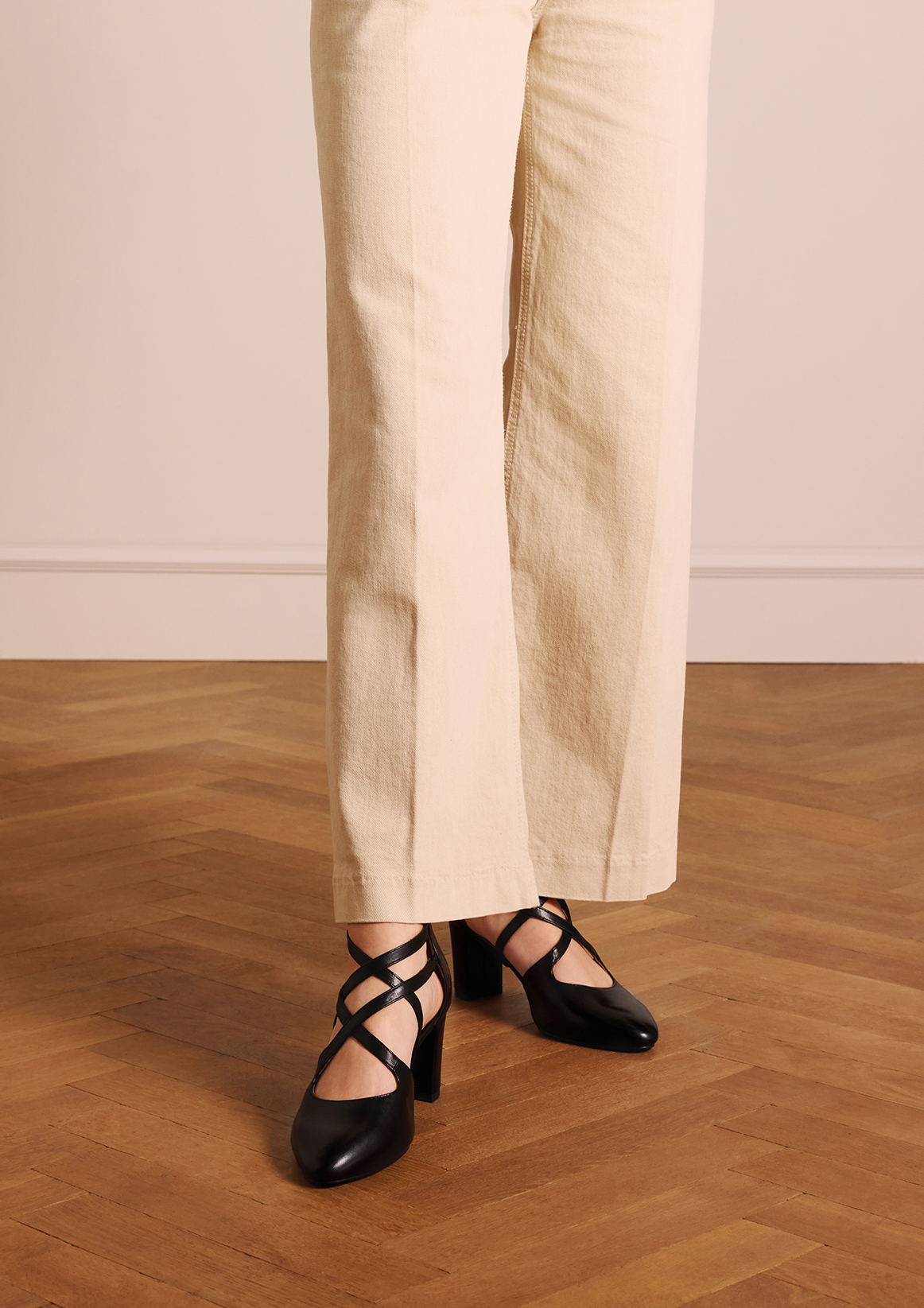 Zwarte leren pumps met ritssluiting