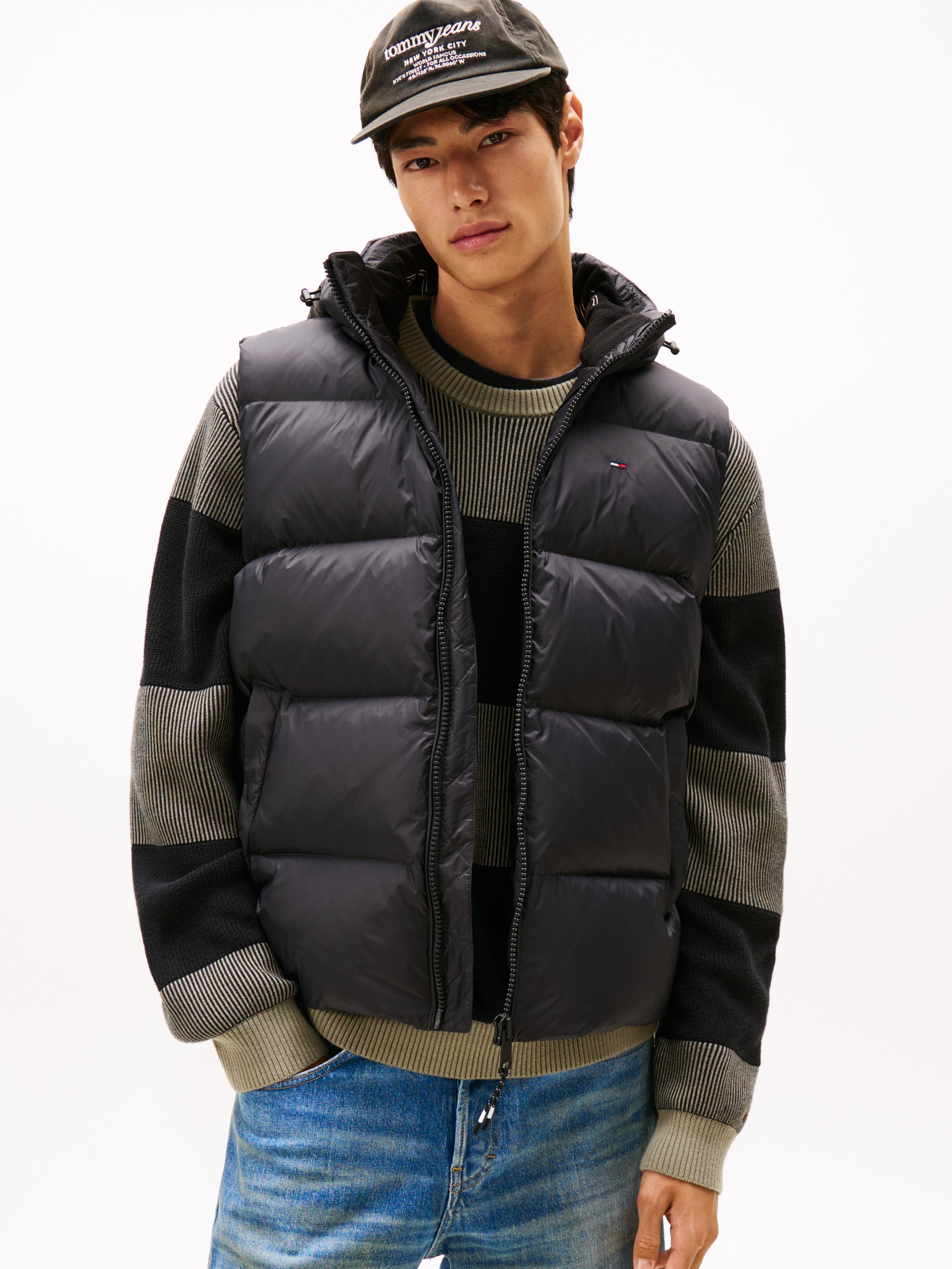 Tommy Jeans Steppweste »TJM ESSENTIAL DOWN VEST EXT« abnehmbare Kapuze mit Kordelzug