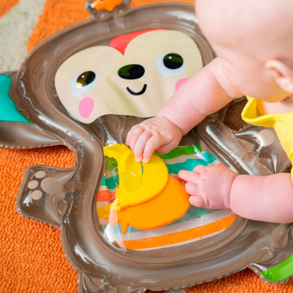 Køb Bright Starts Hungry Monkey™ Aktivitetsmåtte med vand