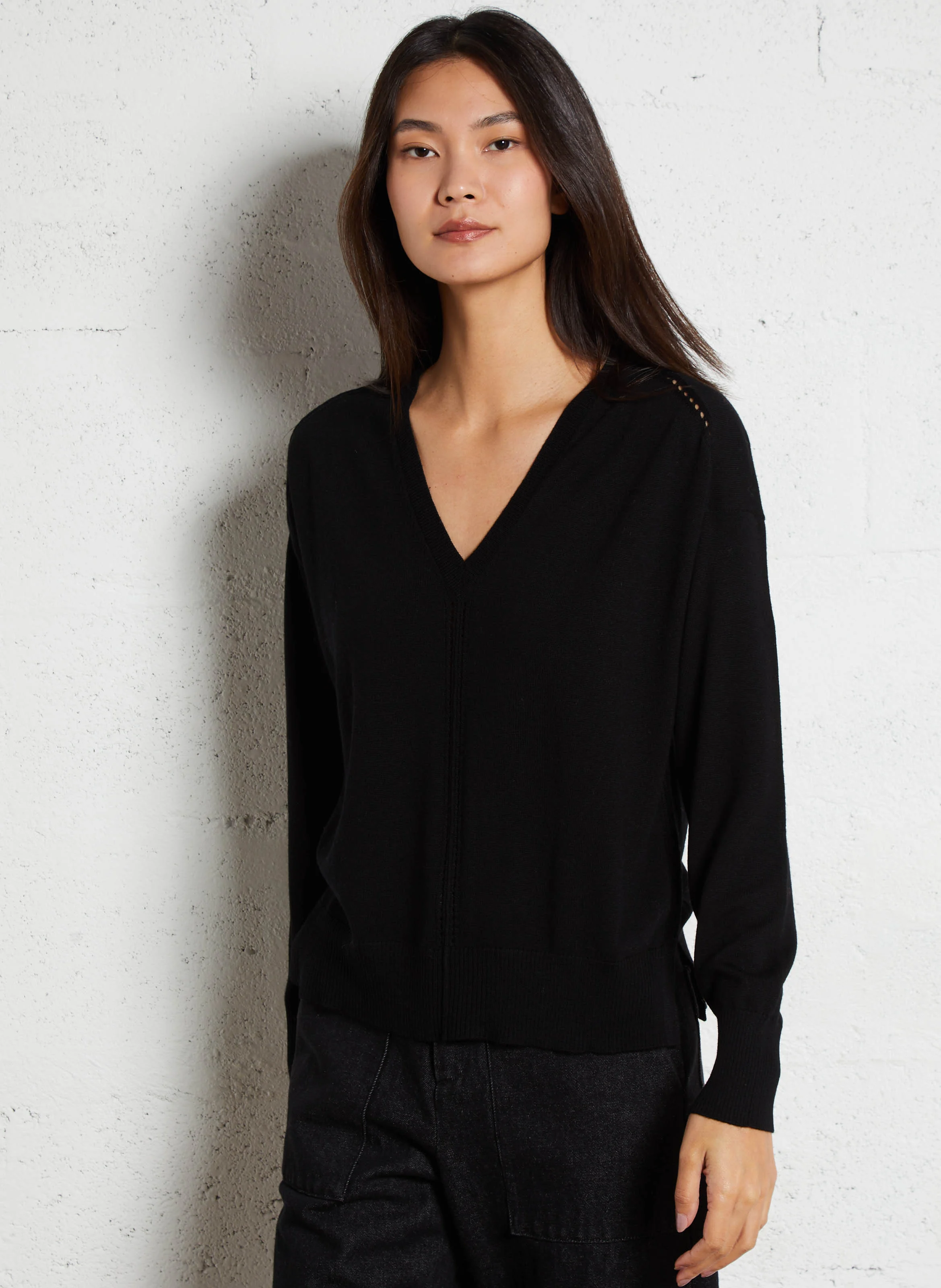 MAKITA - Pull droit col V en laine | Noir