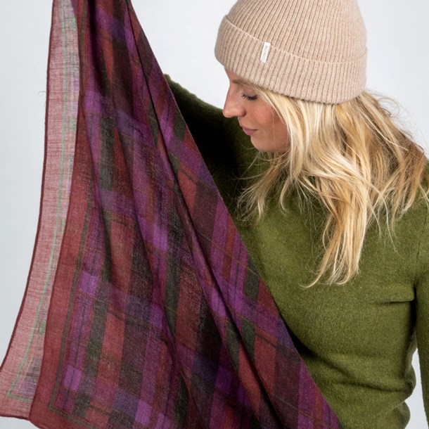 Foulard femme en laine violette