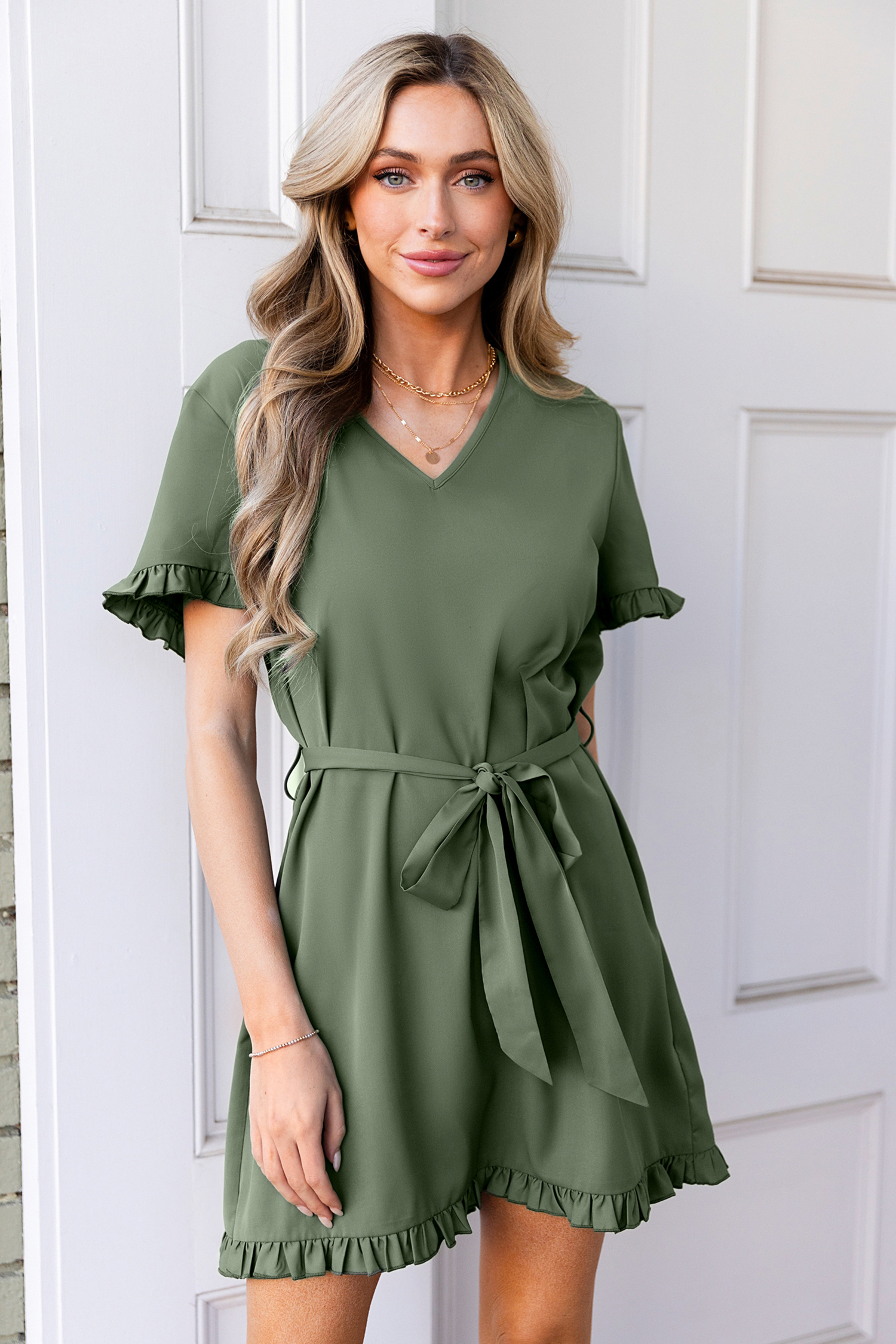 Robe mini à manches courtes et micro volants olive