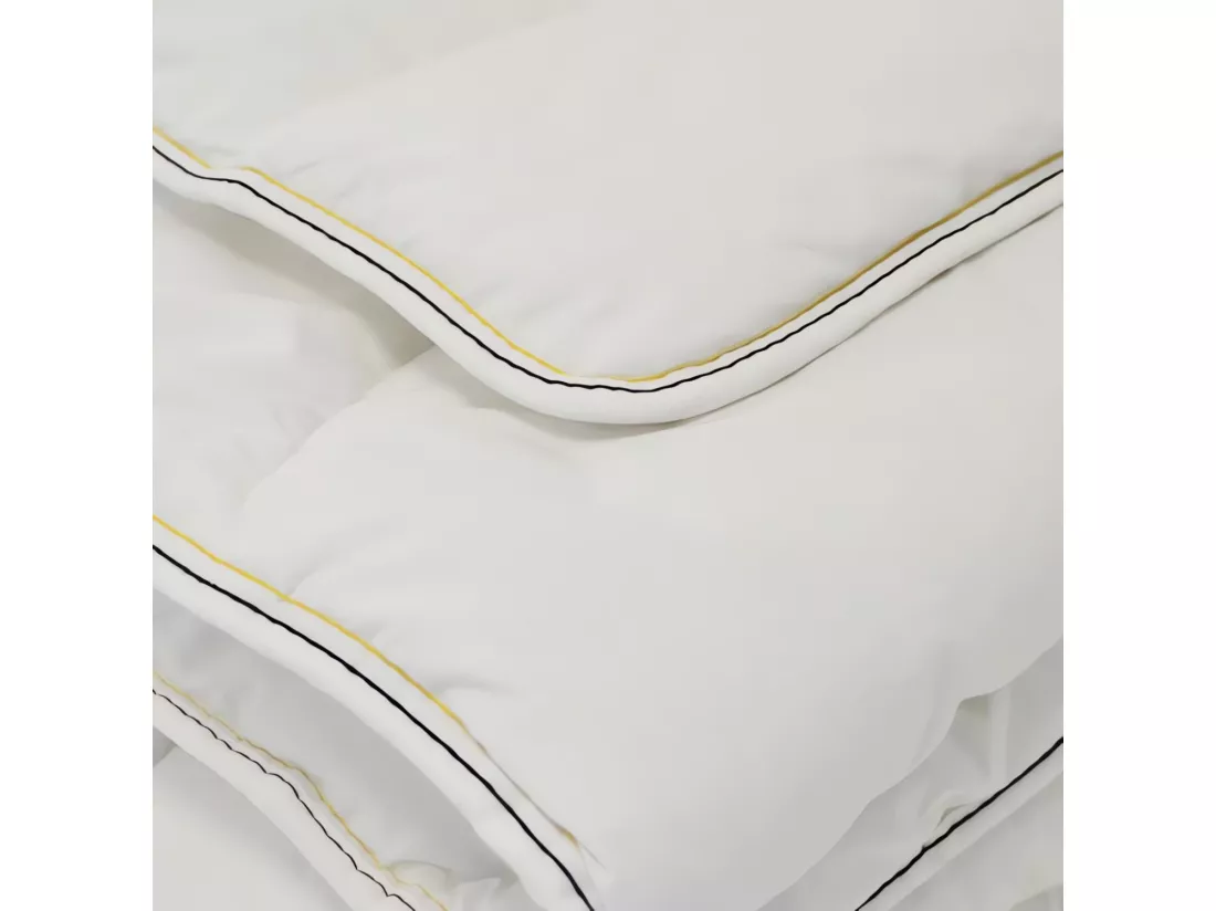 Couette blanche 240x220 cm COTON BIO, par Scandina. Fabrication française.