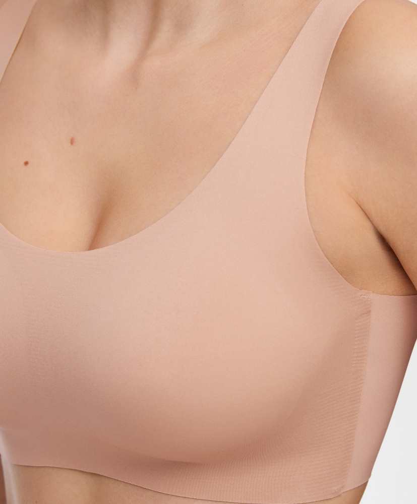 Camiseta com corte a laser invisível
