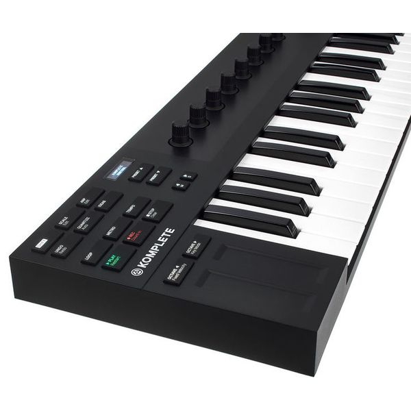Native Instruments Komplete Kontrol M32 Case Bdl.