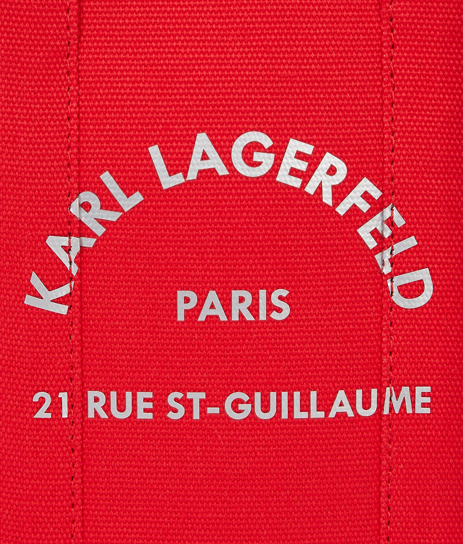 PETIT CABAS CARRÉ RUE ST-GUILLAUME