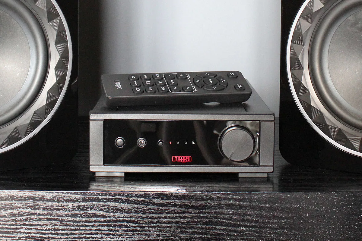Rega IO Amplis hi-fi stéréo