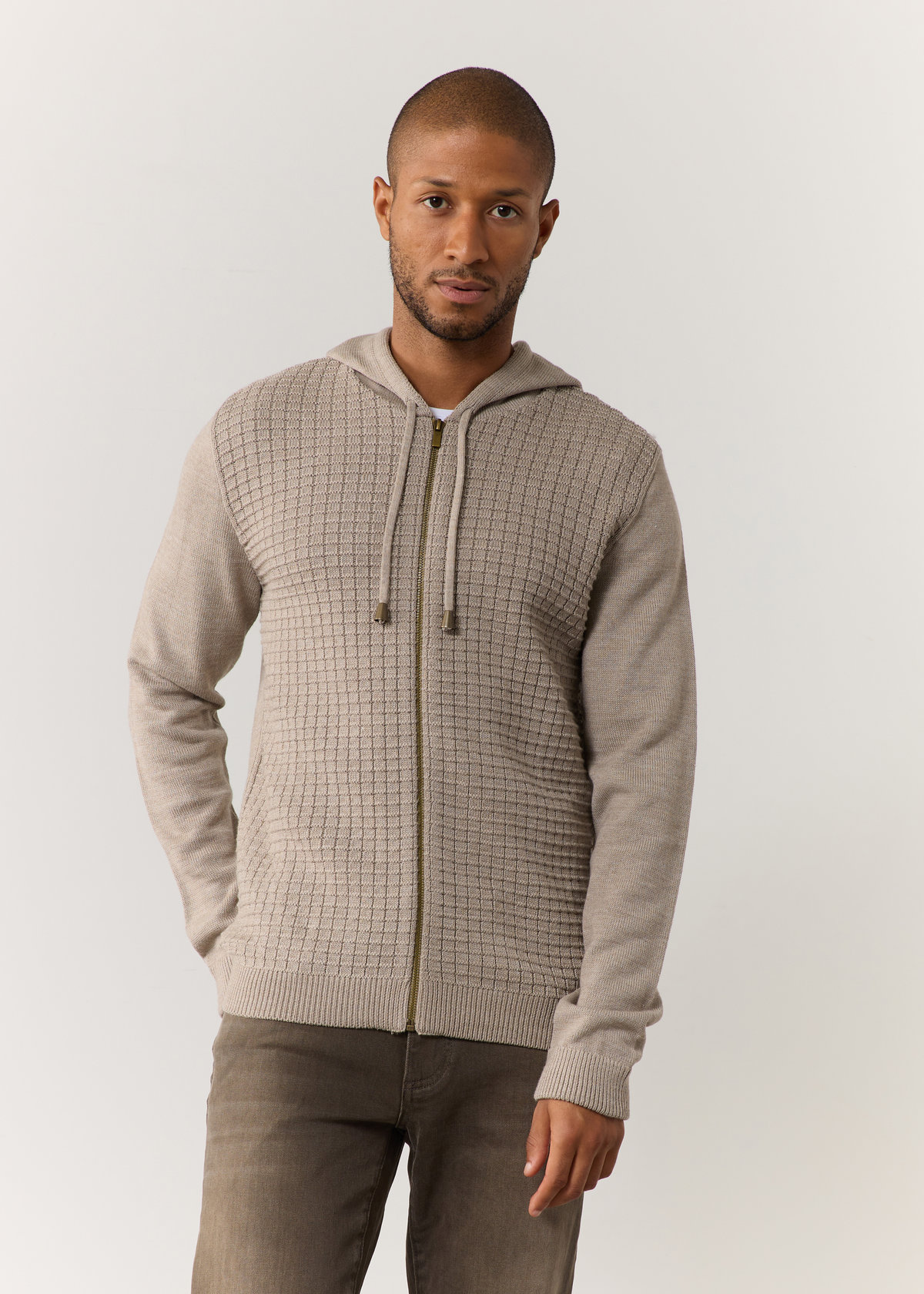 Gilet à capuche zippé en laine Mérinos mélangée unie beige