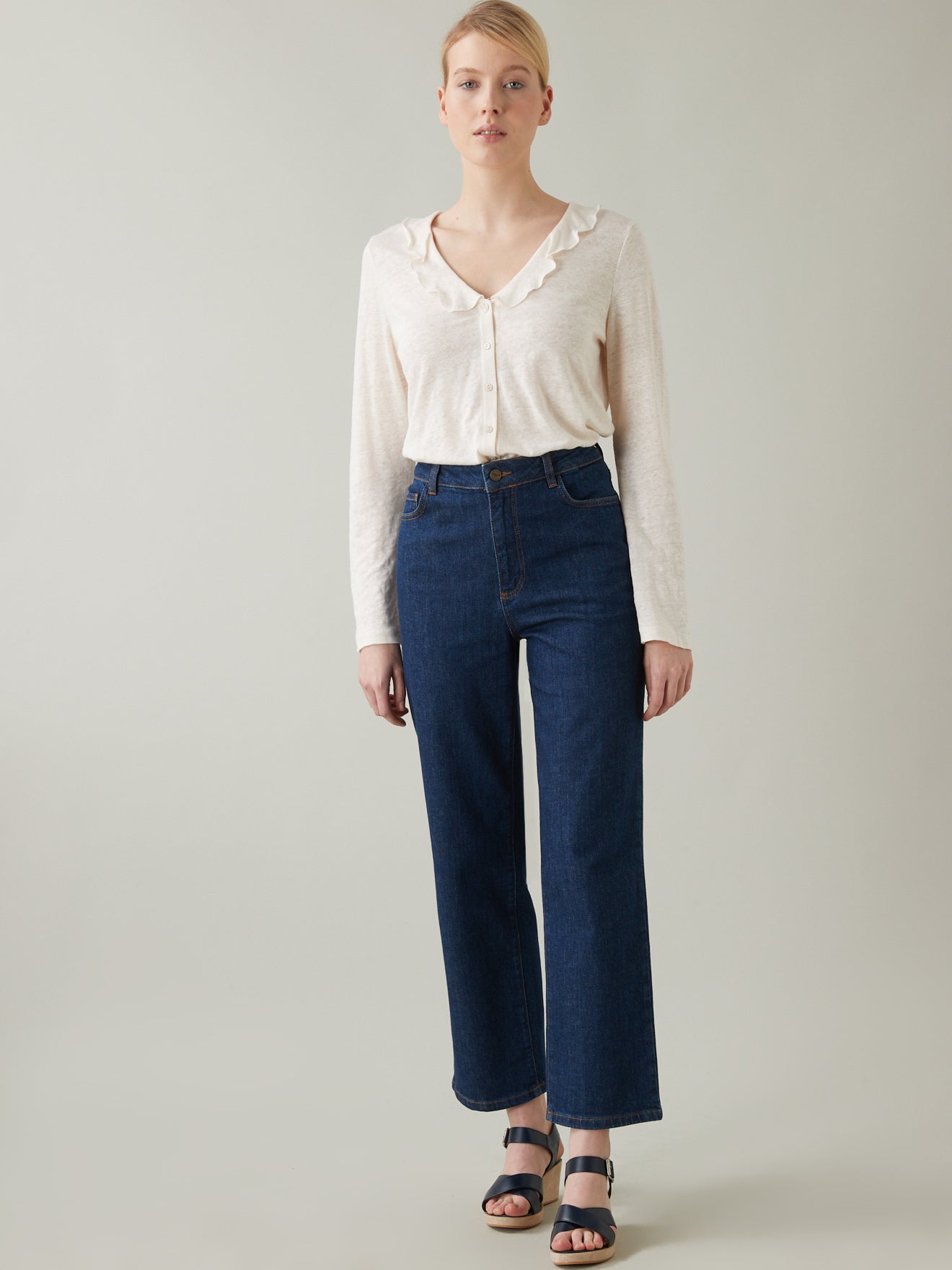 T-shirt lin boutonné femme col V volanté