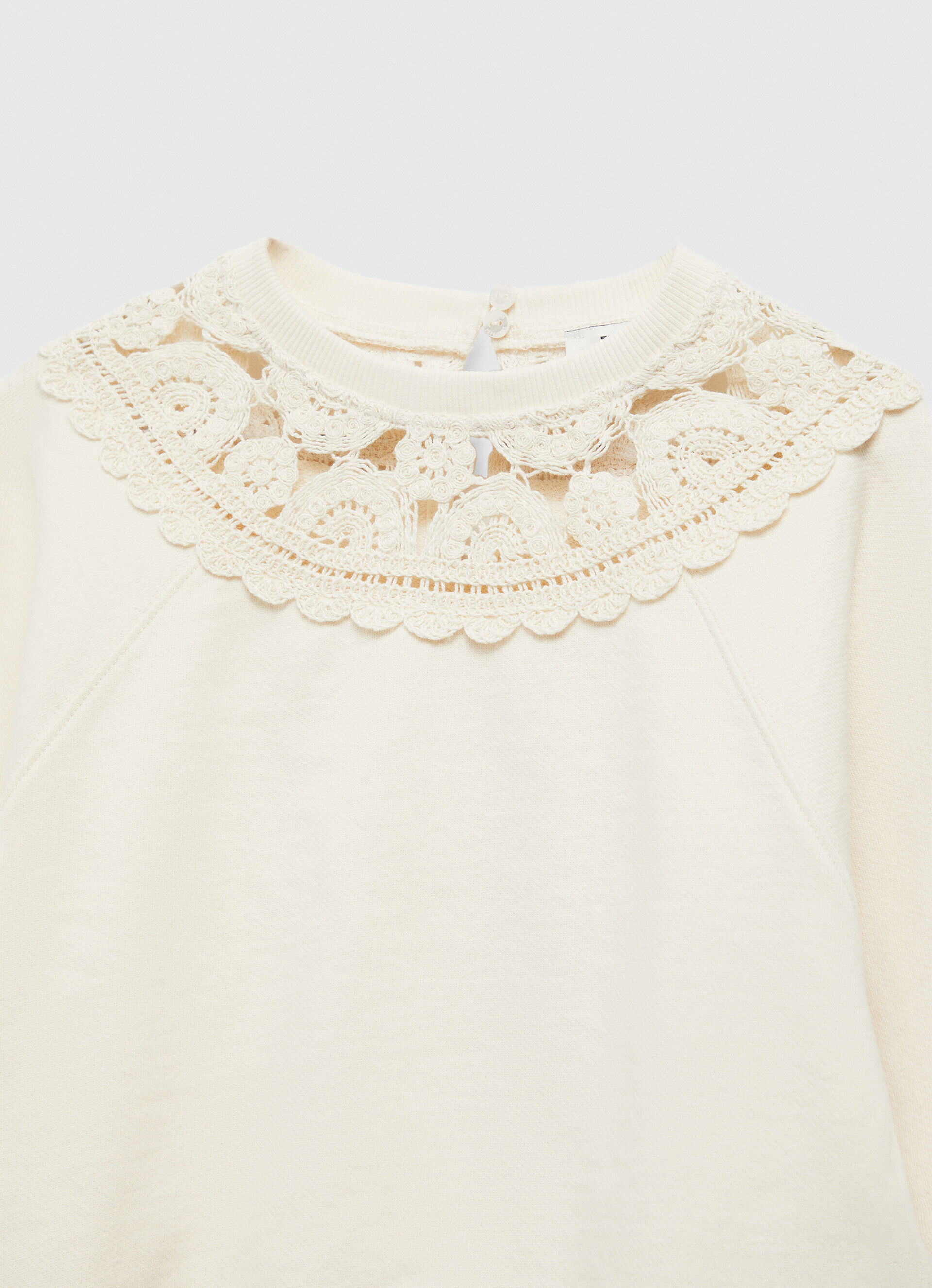 MOLETOM COM DETALHES EM CROCHÊ - branco mousse
