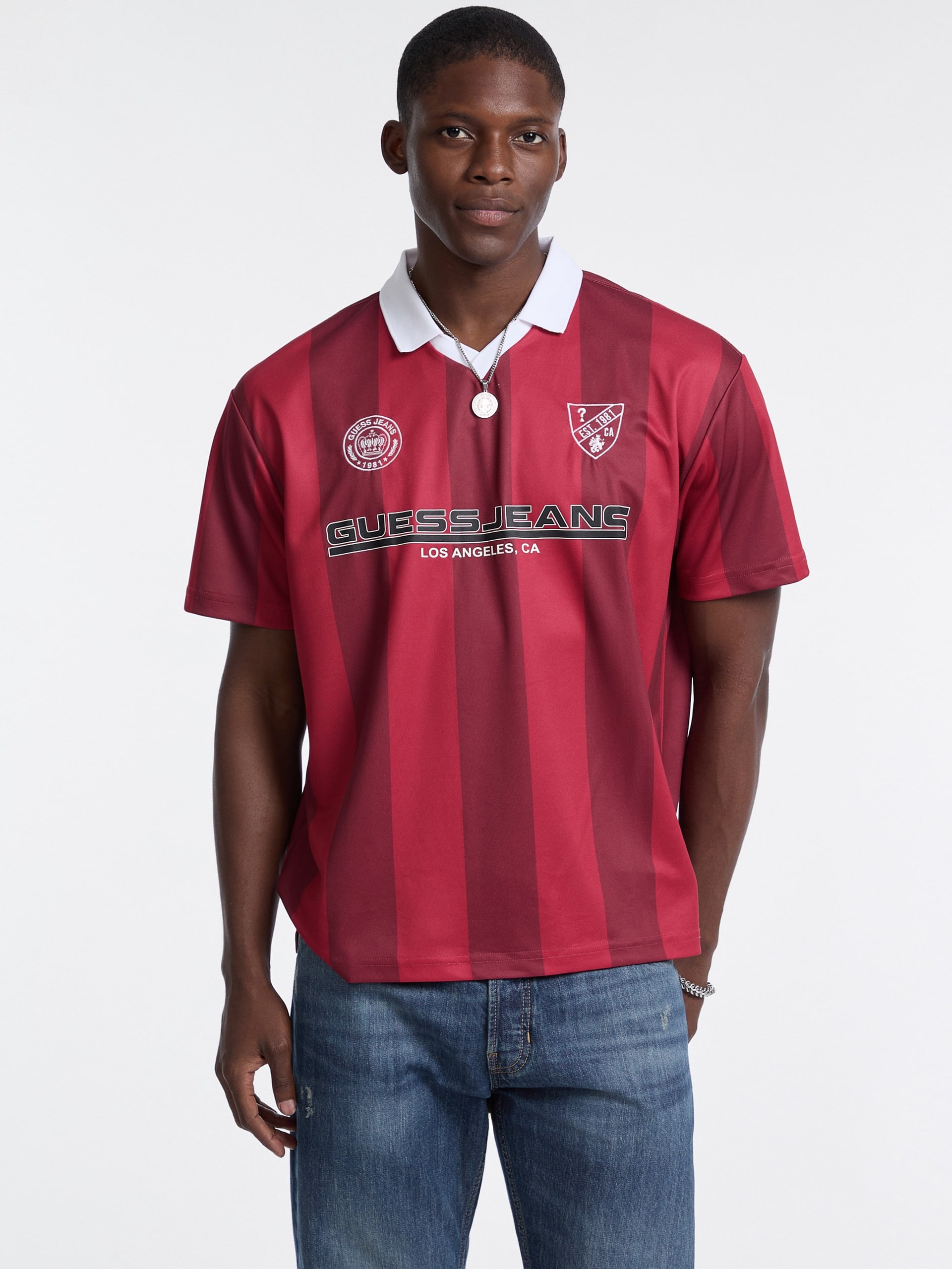 Polo com o logotipo do futebol