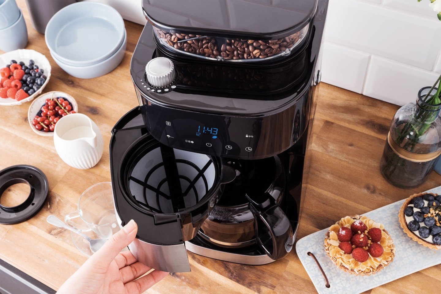 Gastroback - Coffee Machine Grind & Milk Frother Latte Magic - Bundle