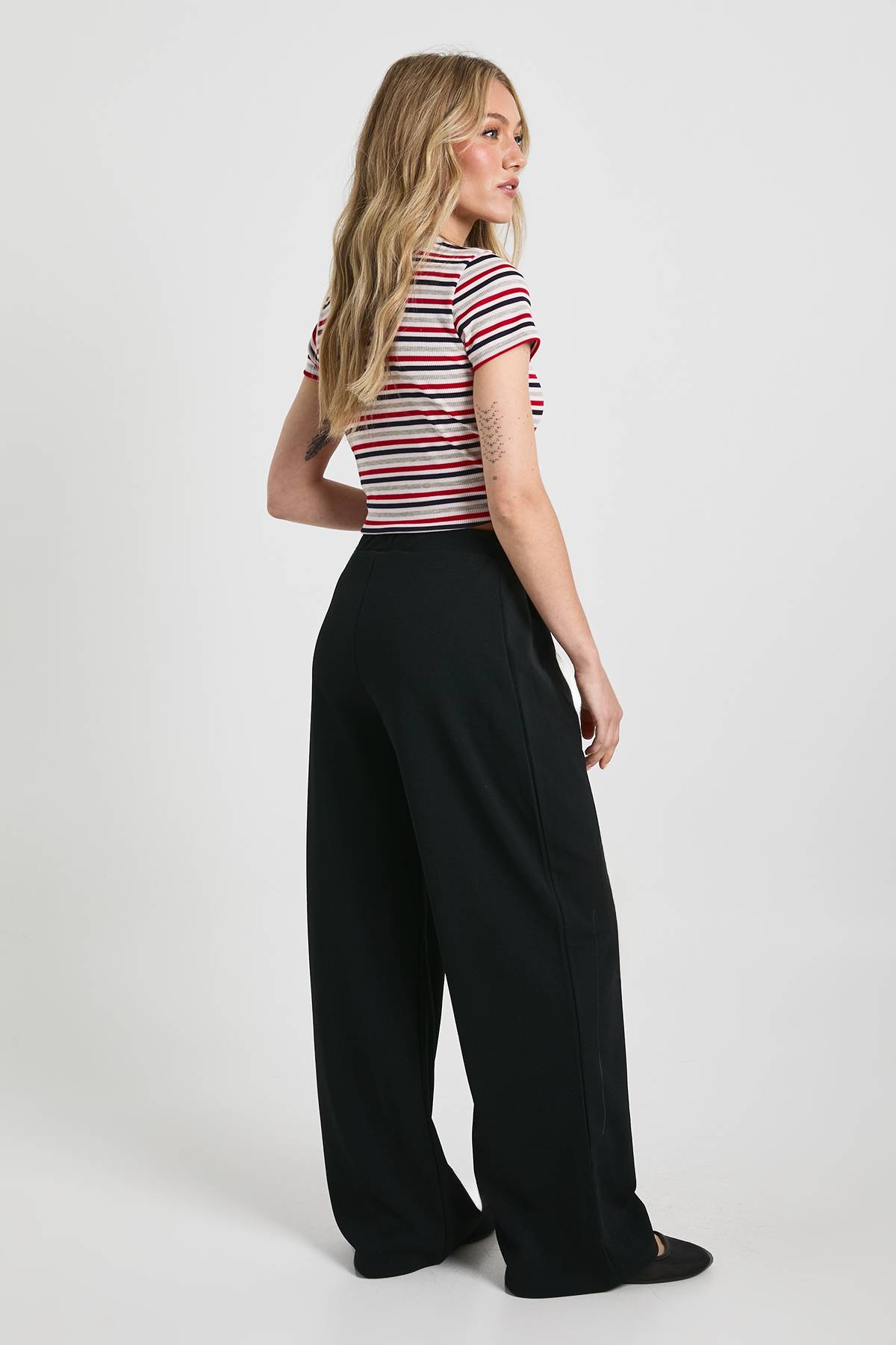 boohoo Pantalon Large Petite Boohoo Basics