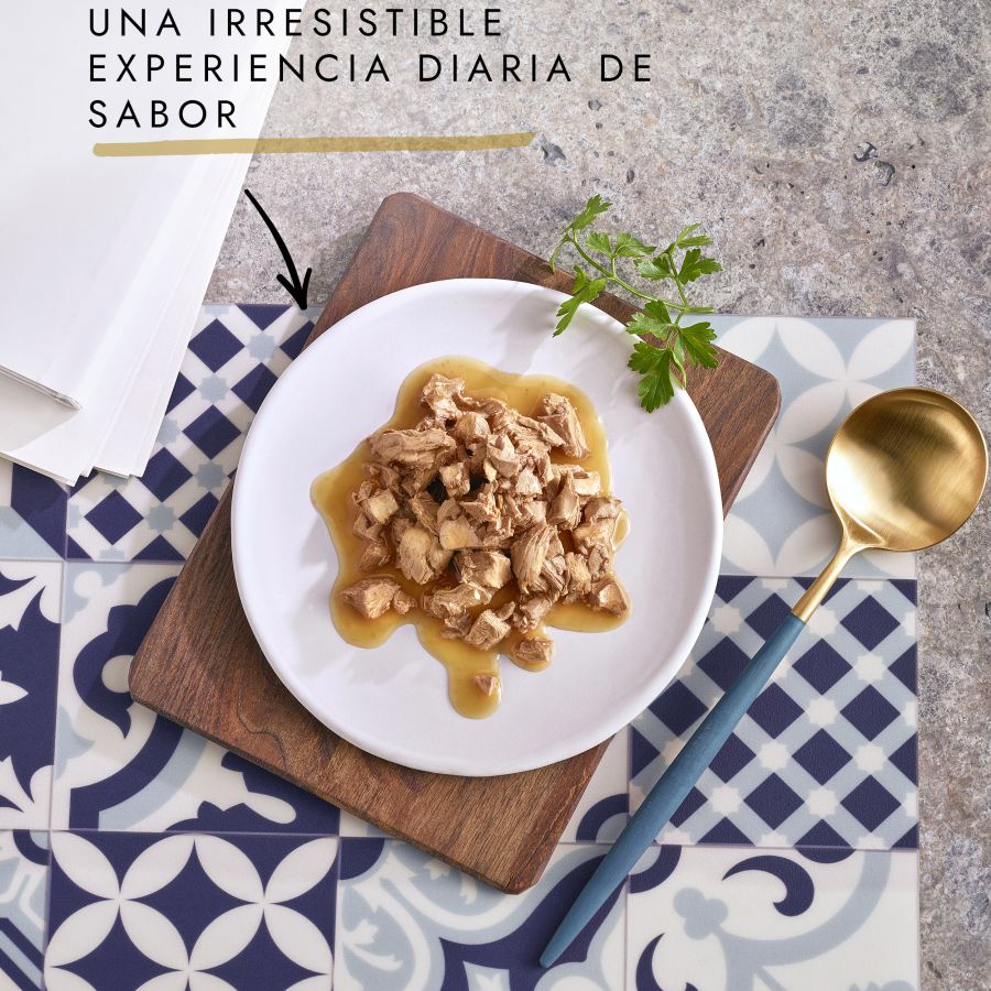 Filés de salmão e atum gourmet Perle em molho, embalagem para gatos.