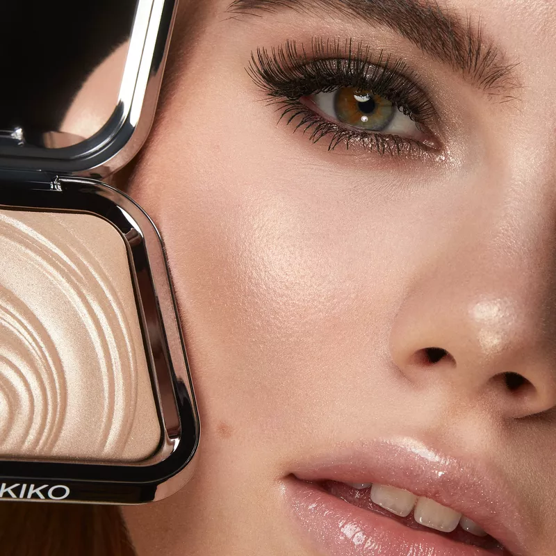 KIKO Milano Glow Fusion Intense Powder Highlighter 10,5 gr. - 01 Champagne